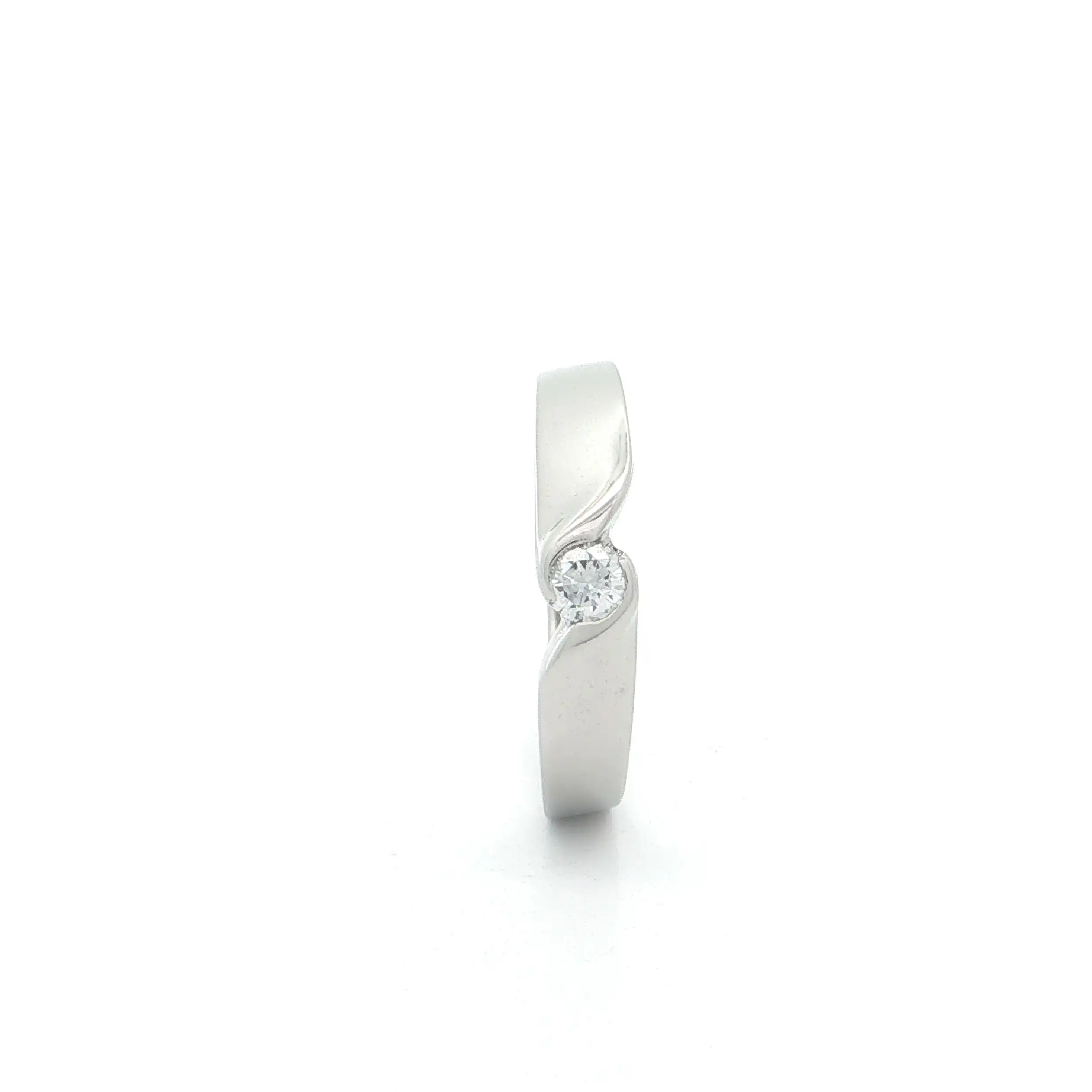 Ring Weißgold mit Brillant, graviert mit 0,14ct