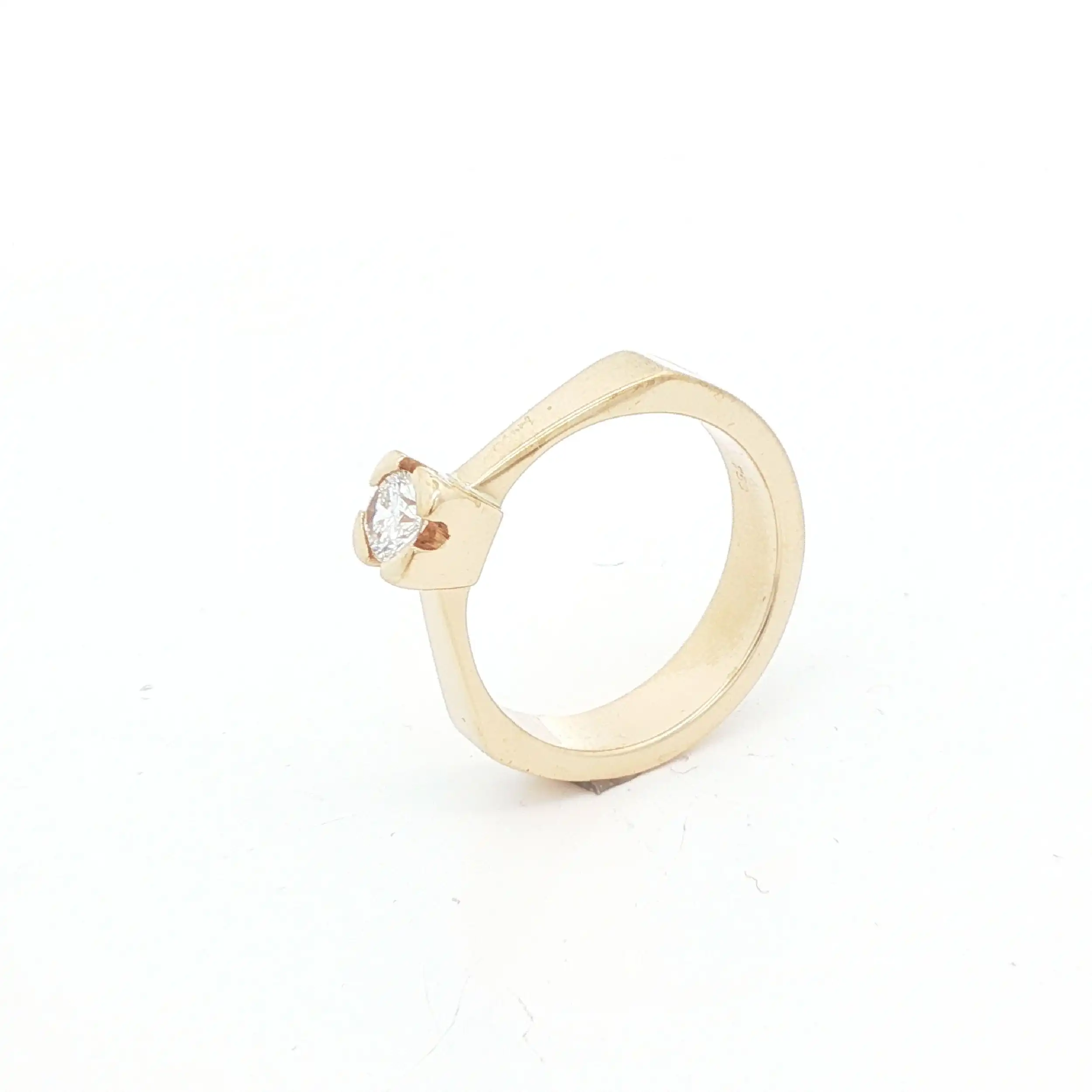 Ring Gelbgold mit Brillant Solitär Ring Gelbgold mit Brillant Solitär