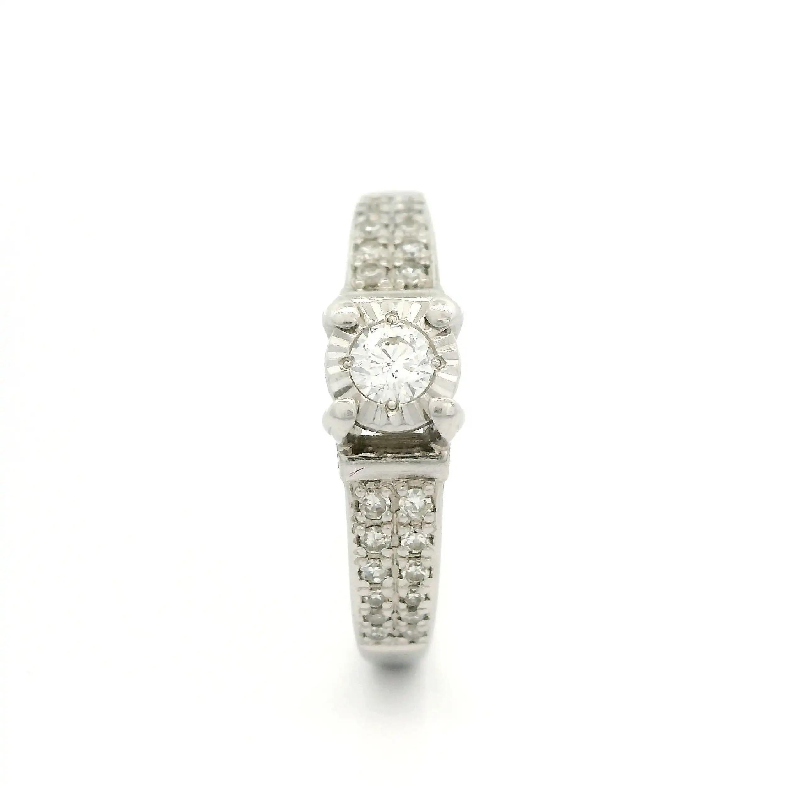 Ring Weißgold mit Brillant und Diamanten
