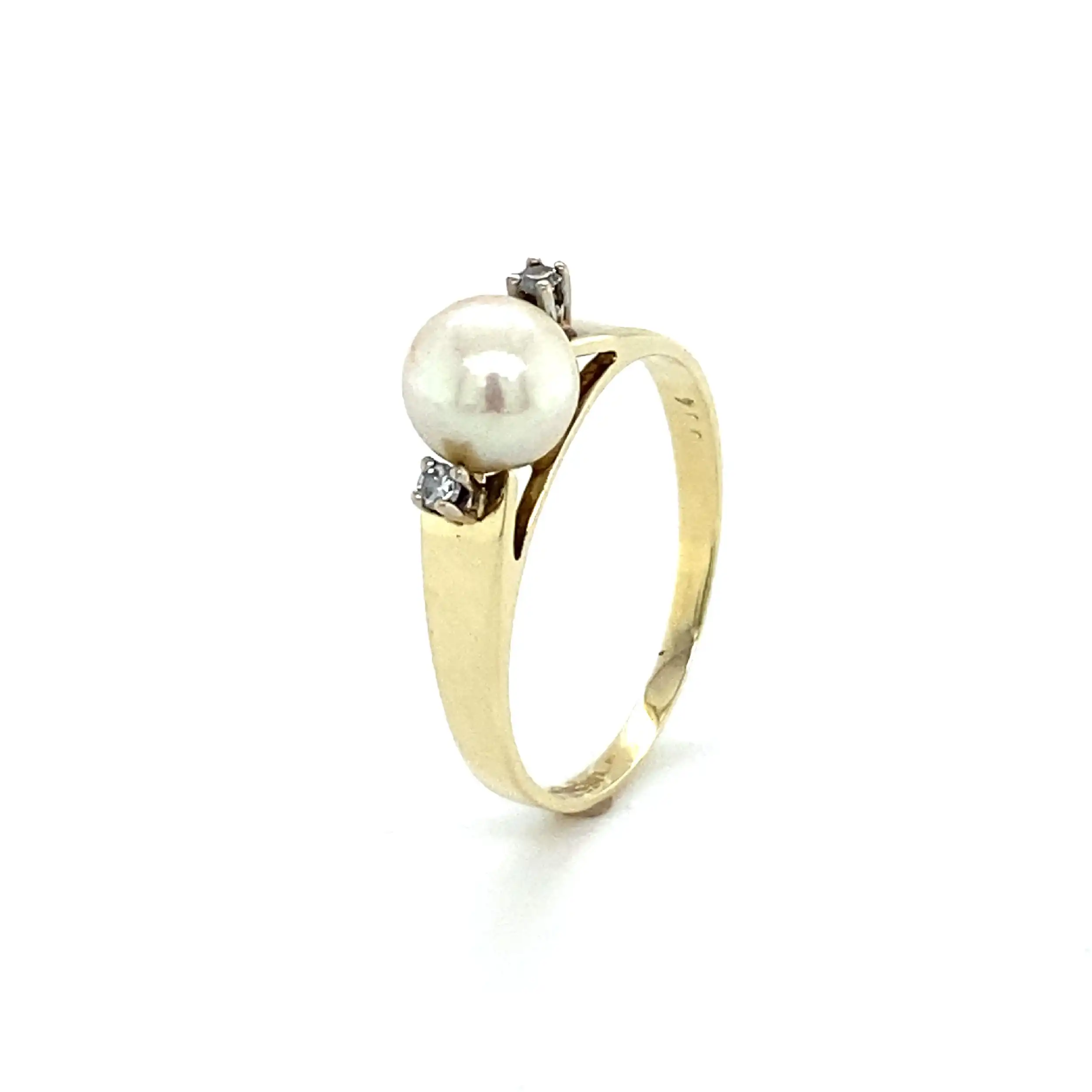 Ring Gelbgold mit Perle & Diamanten