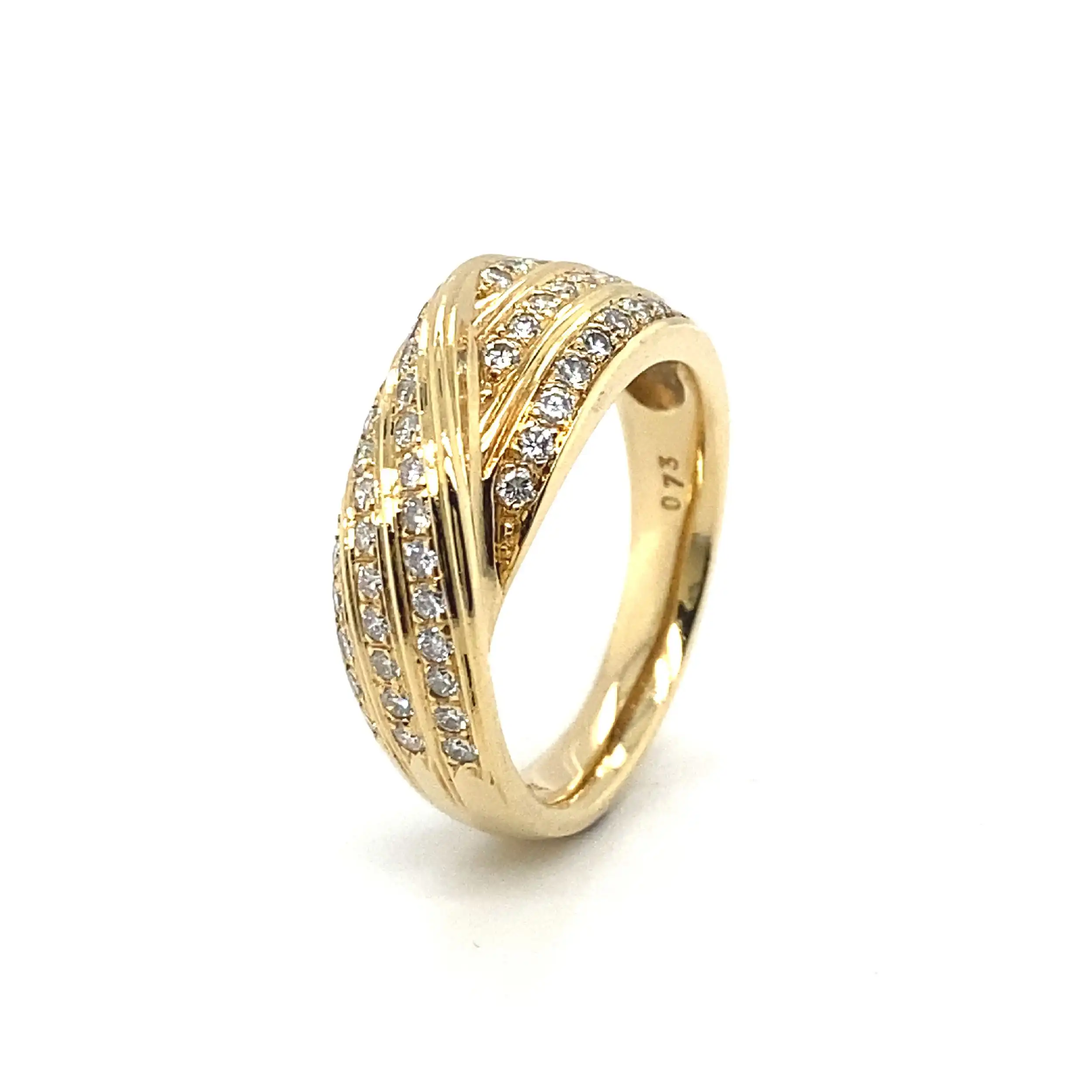 Ring Gelbgold mit Brillanten, graviert 0,73ct. Ring Gelbgold mit Brillanten, graviert 0,73ct.