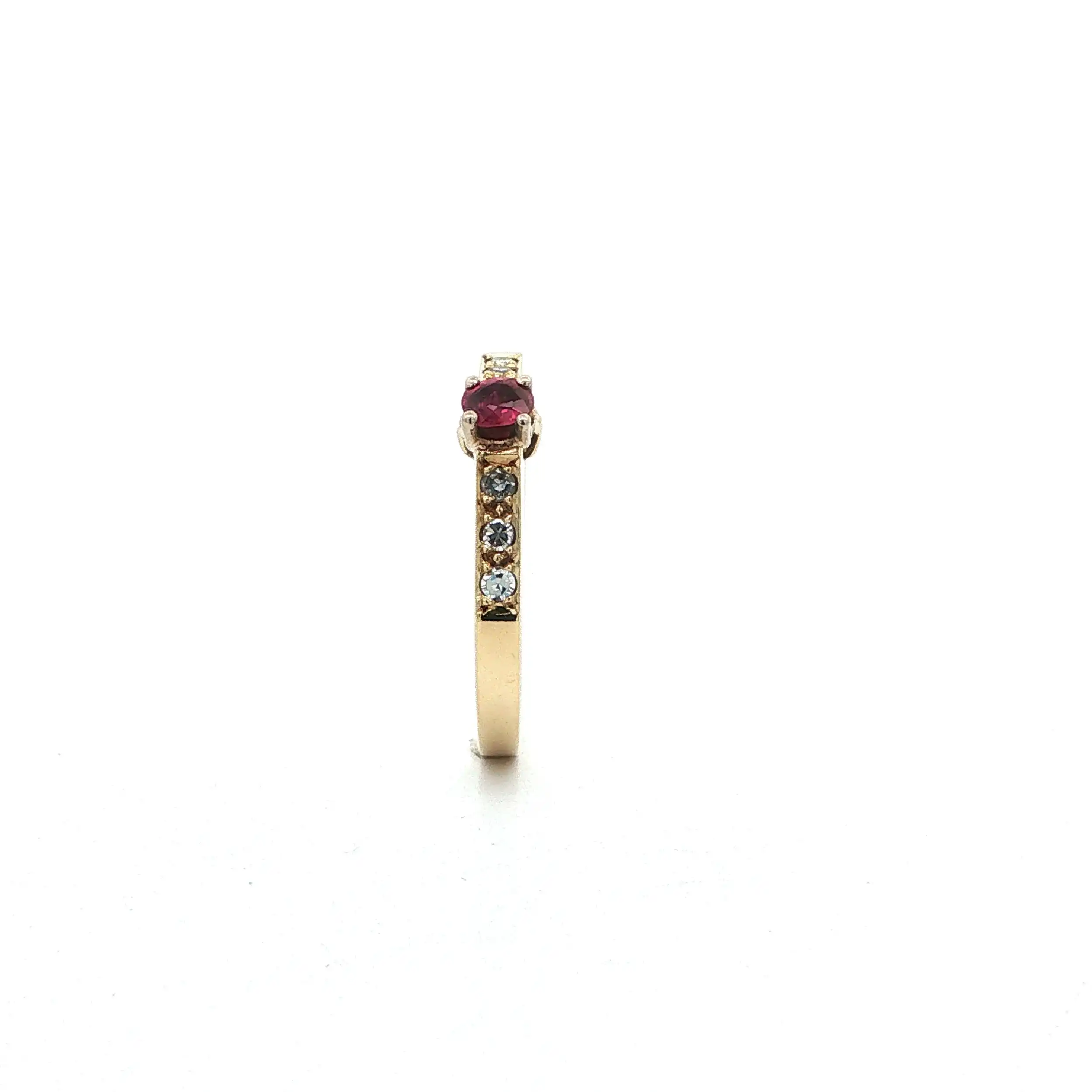 Ring Gelbgold mit Rubin & Diamanten
