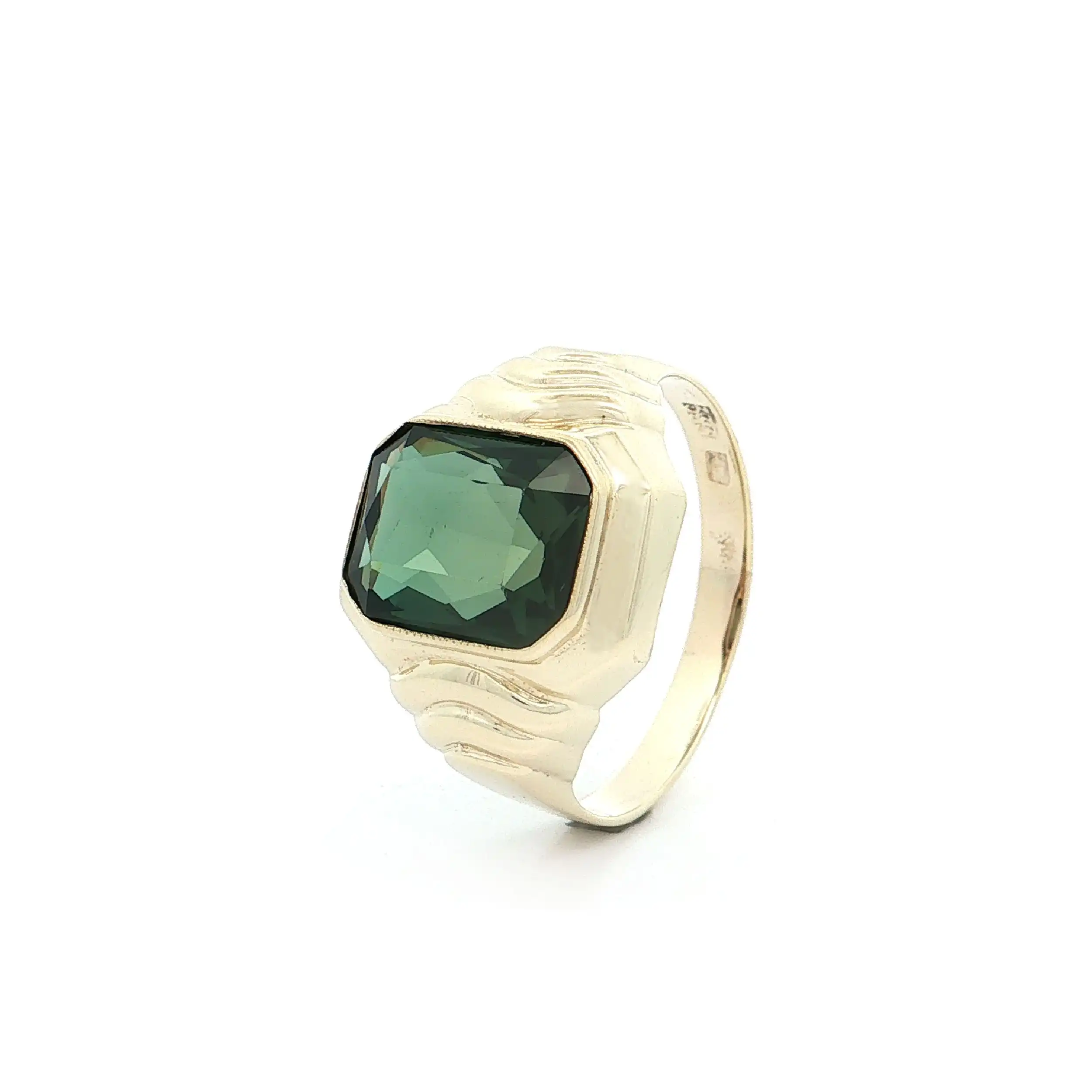 Ring Gelbgold mit Spinell Ring Gelbgold mit Spinell