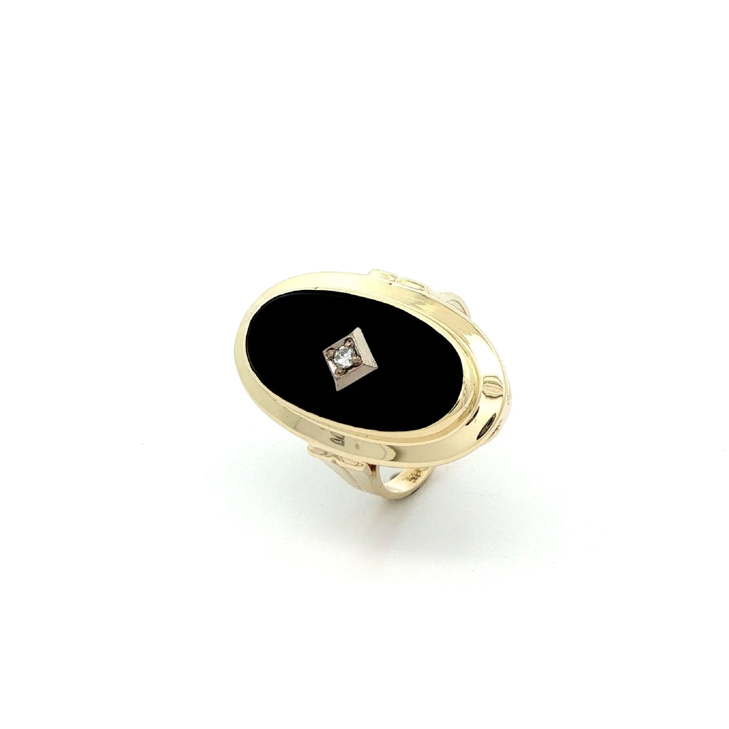 Ring Gelbgold mit Onyx und Diamant Ring Gelbgold mit Onyx und Diamant