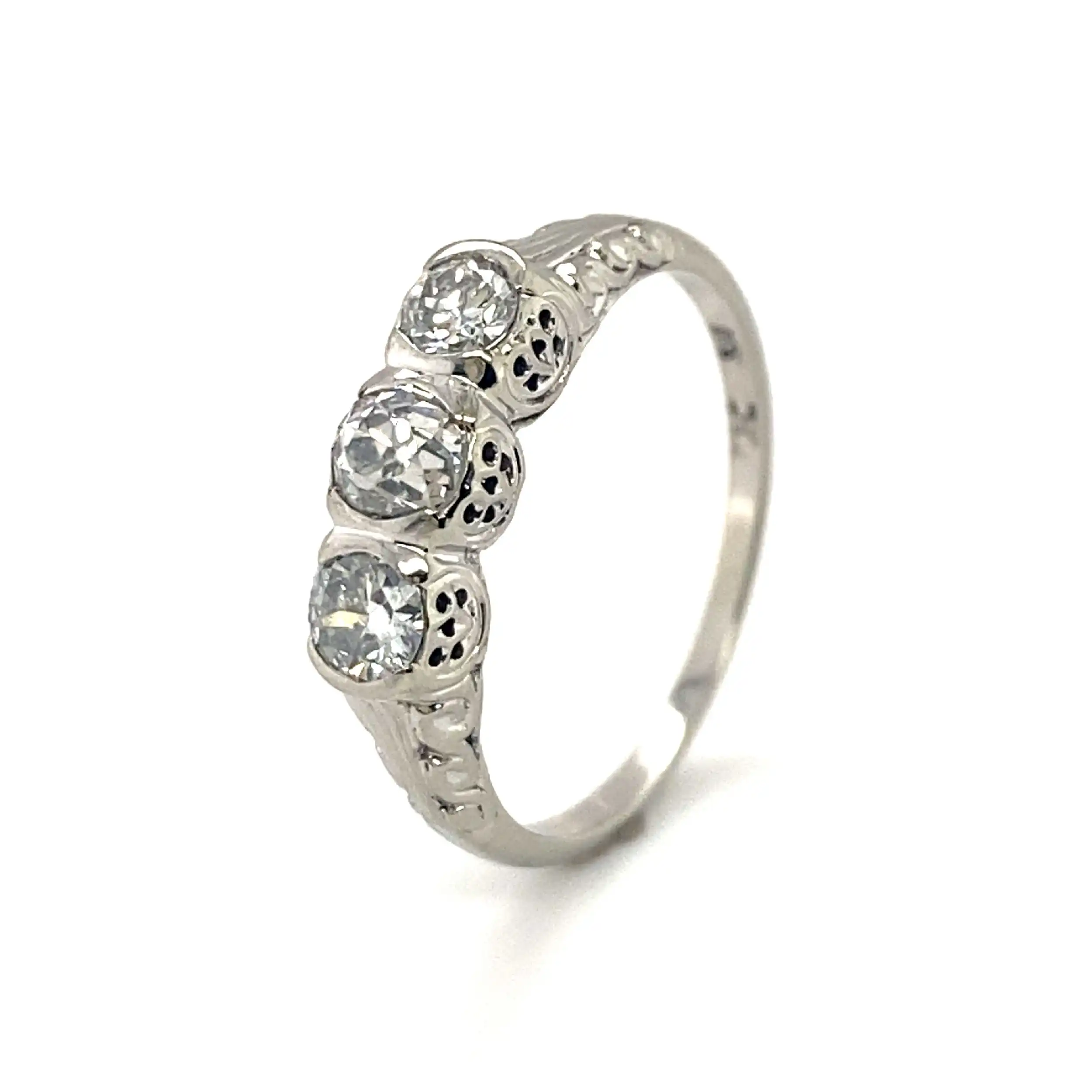 Ring Weißgold mit 3 Altschliff Diamanten Ring Weißgold mit 3 Altschliff Diamanten