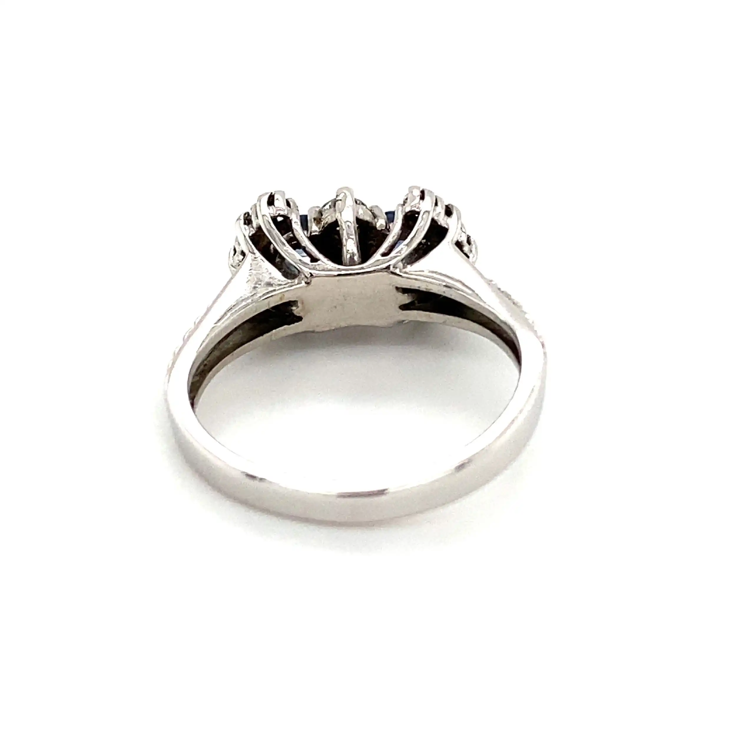 Ring Weißgold mit Saphiren, Brillanten & Diamanten, graviert mit 0,40ct.