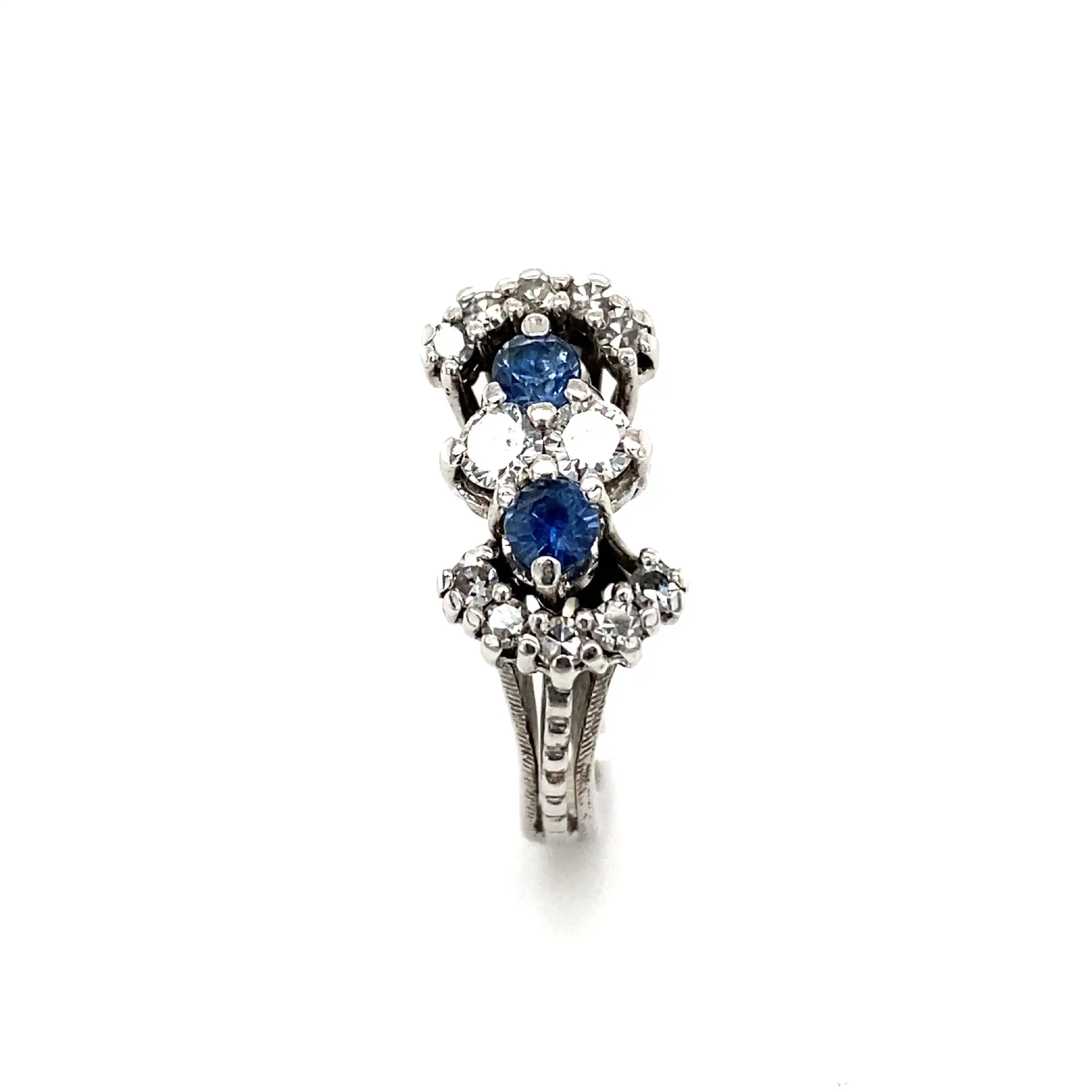 Ring Weißgold mit Saphiren, Brillanten & Diamanten, graviert mit 0,40ct. Ring Weißgold mit Saphiren, Brillanten & Diamanten, graviert mit 0,40ct.