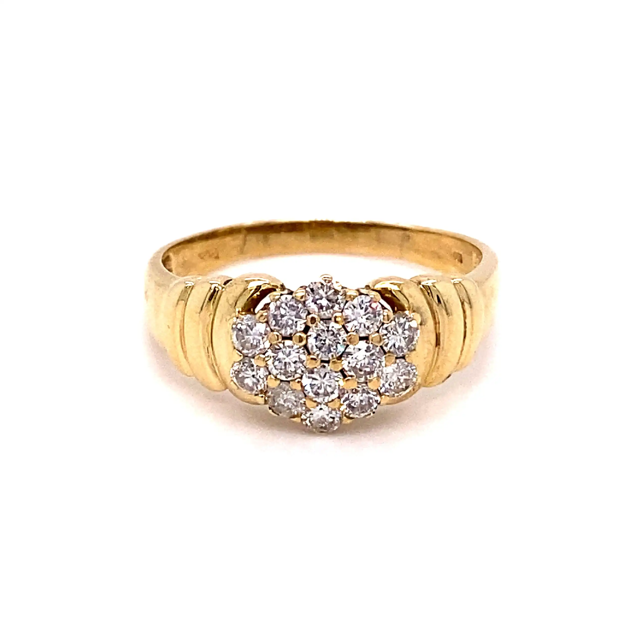 Ring Gelbgold mit 14 Brillanten, graviert mit 1,0ct. Ring Gelbgold mit 14 Brillanten, graviert mit 1,0ct.