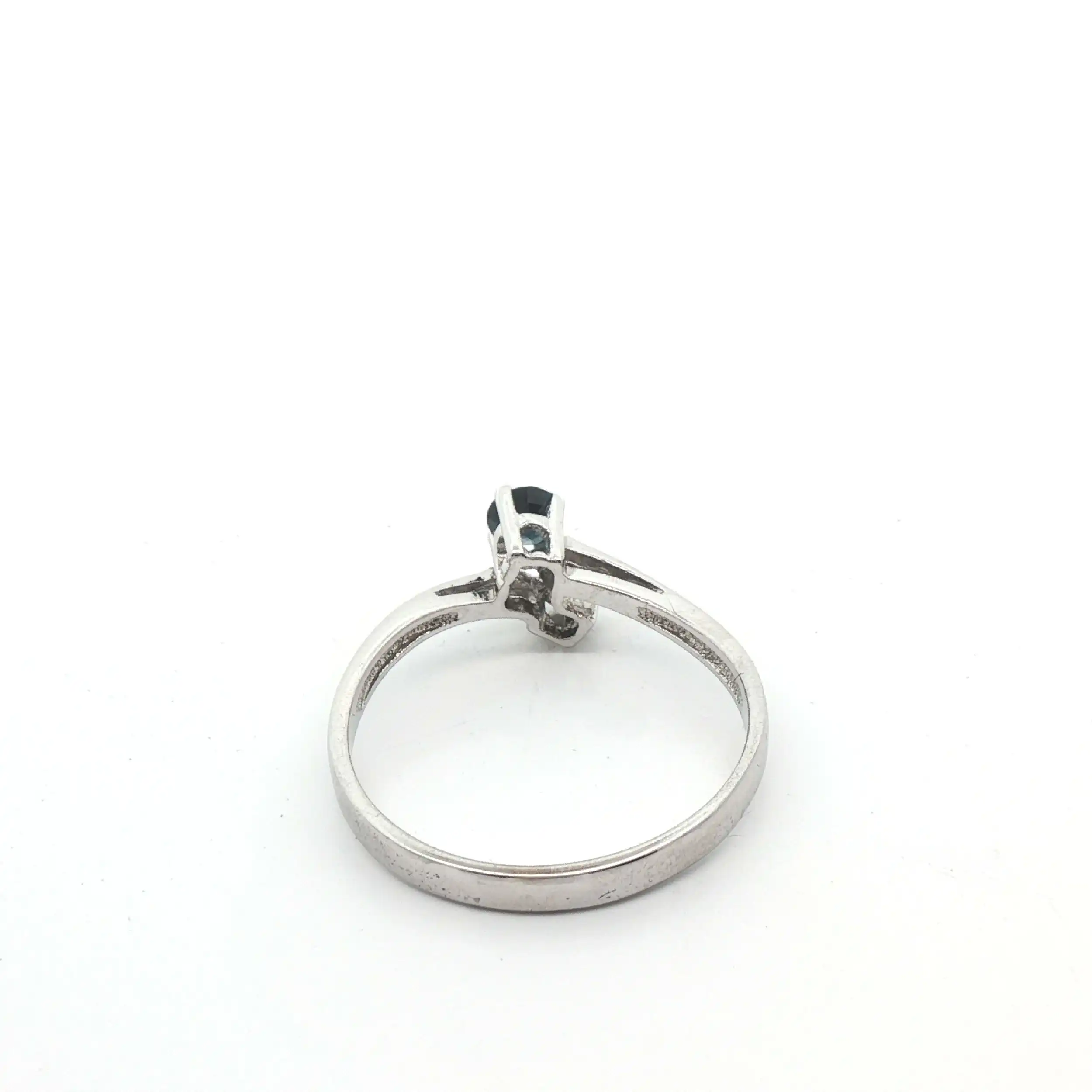 Ring Weißgold mit Saphir und Diamant Ring Weißgold mit Saphir und Diamant