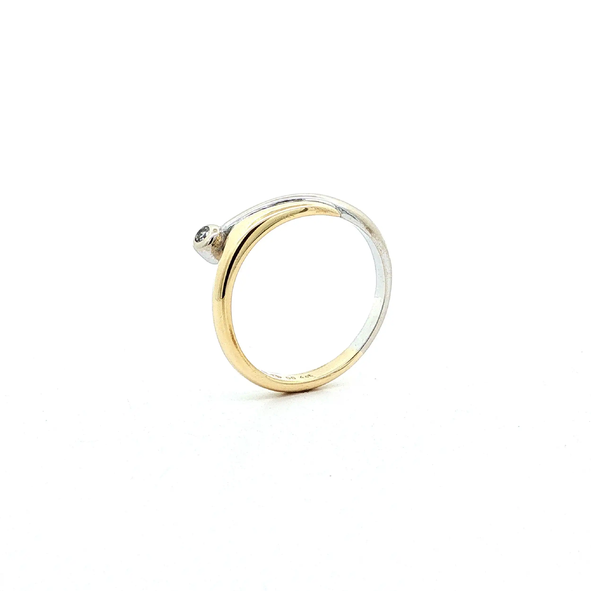 Ring "Quinn" Bicolor mit Brillant, graviert mit 0,04ct.