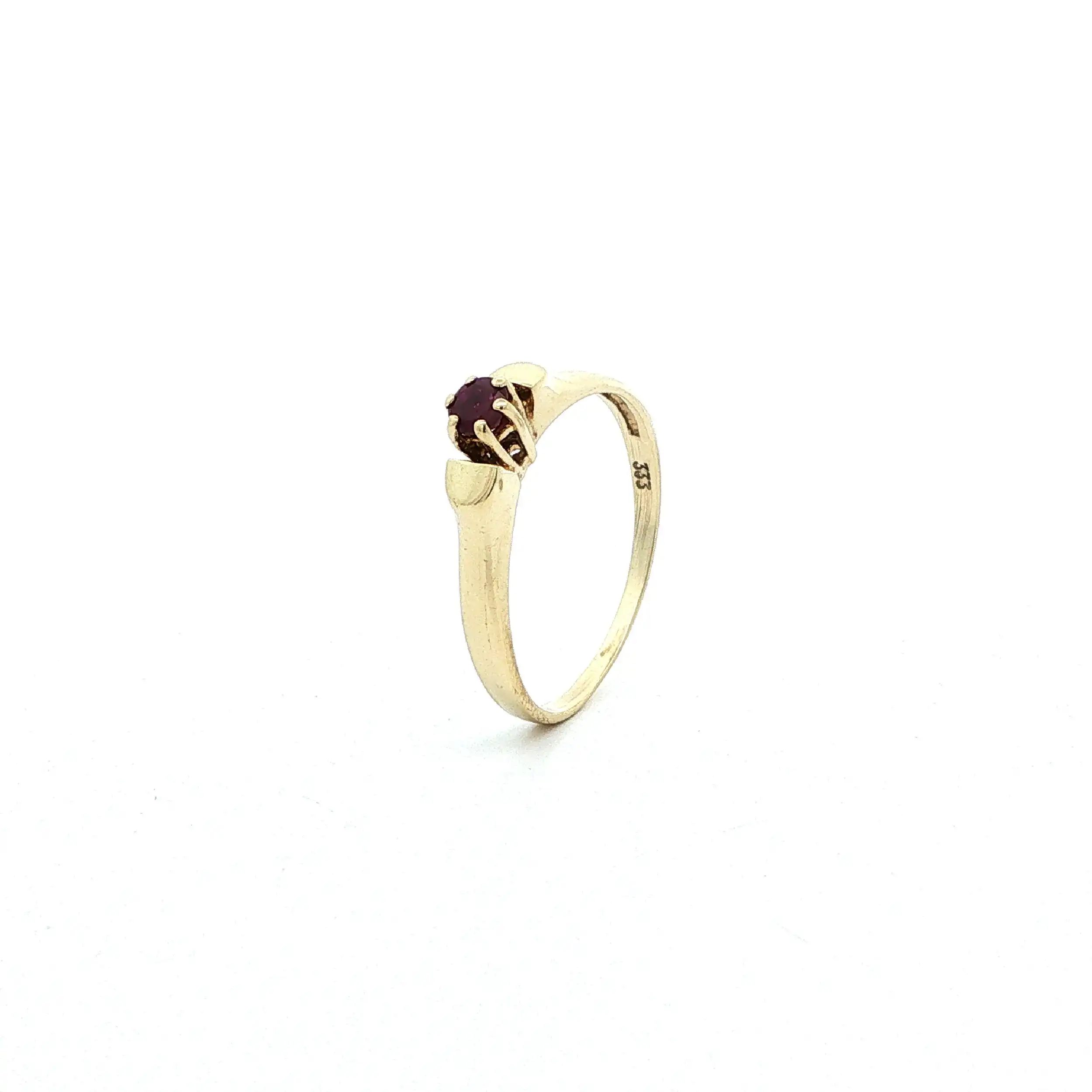 Ring Gelbgold mit Rubin Ring Gelbgold mit Rubin
