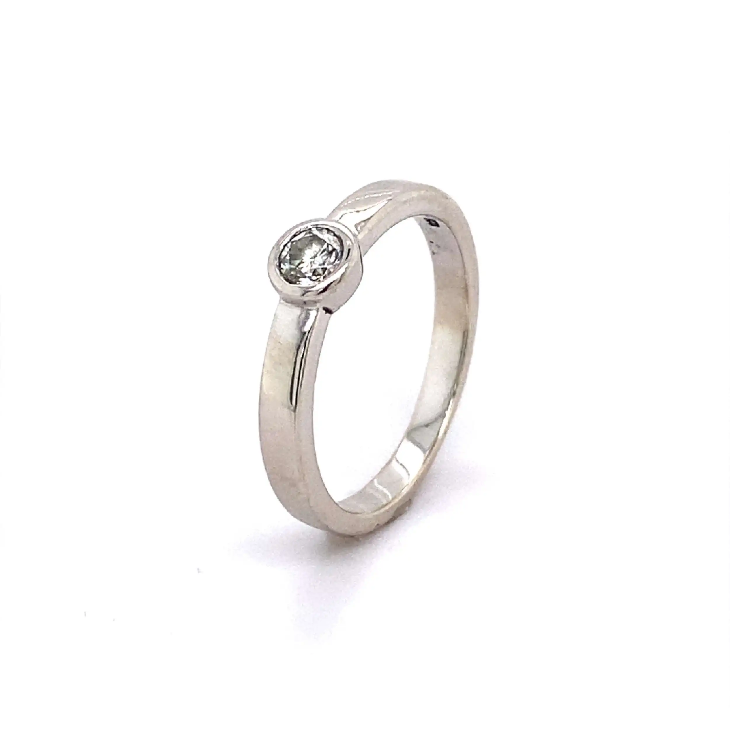 Ring Weißgold mit Solitär Brillant, graviert mit 0,20ct Ring Weißgold mit Solitär Brillant, graviert mit 0,20ct
