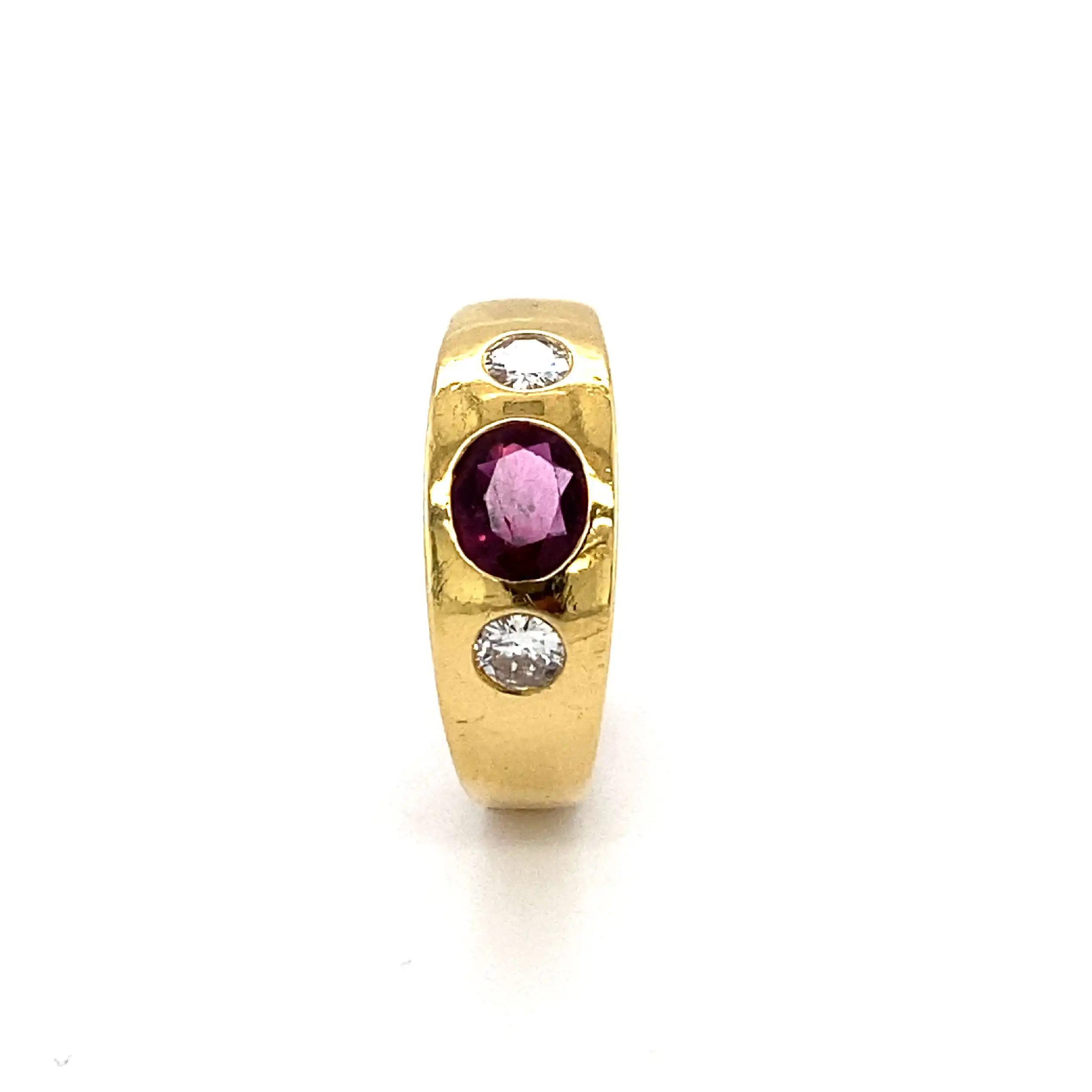 Ring Gelbgold mit Rubin und Brillanten Ring Gelbgold mit Rubin und Brillanten