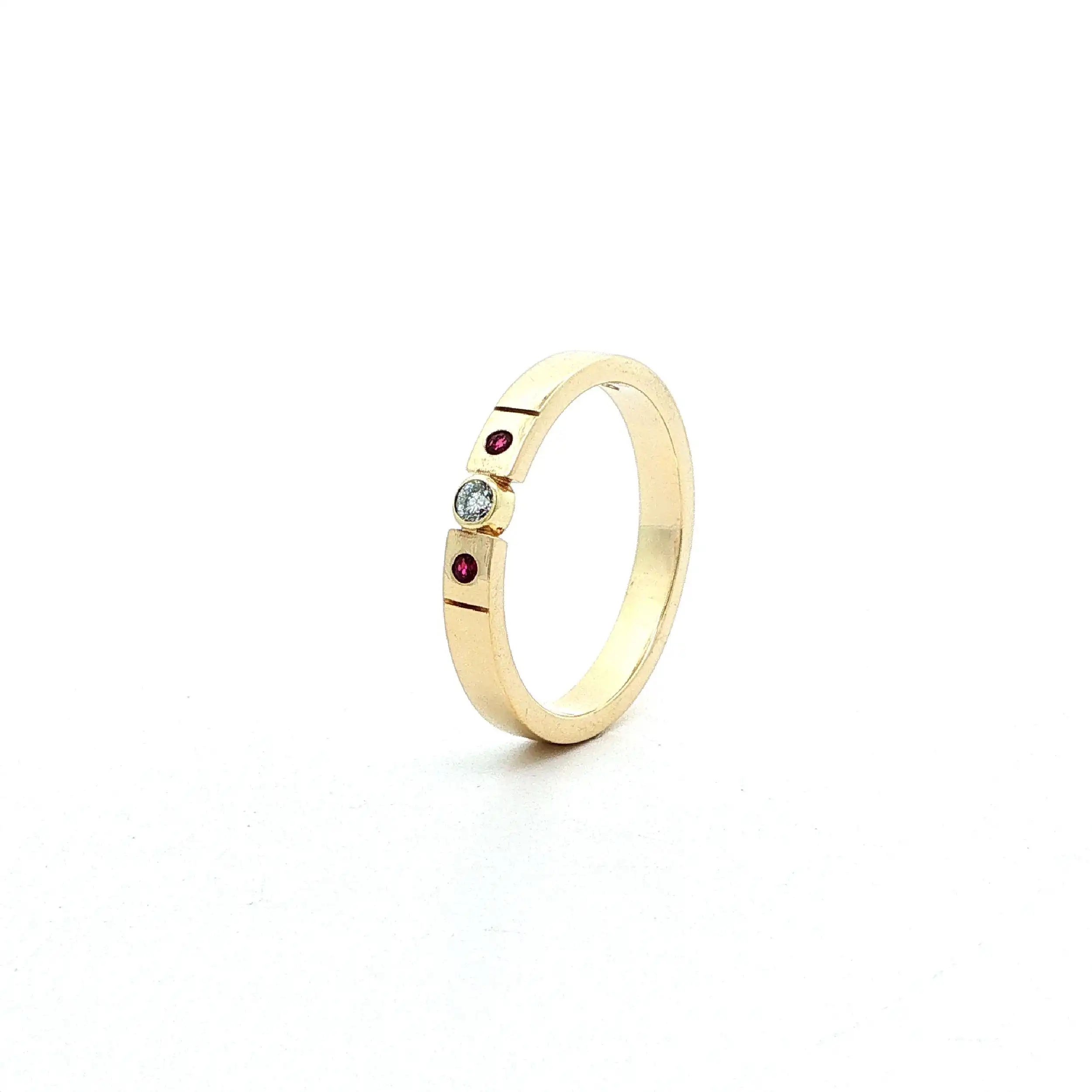 Ring Gelbgold mit Rubine & Brillant Ring Gelbgold mit Rubine & Brillant