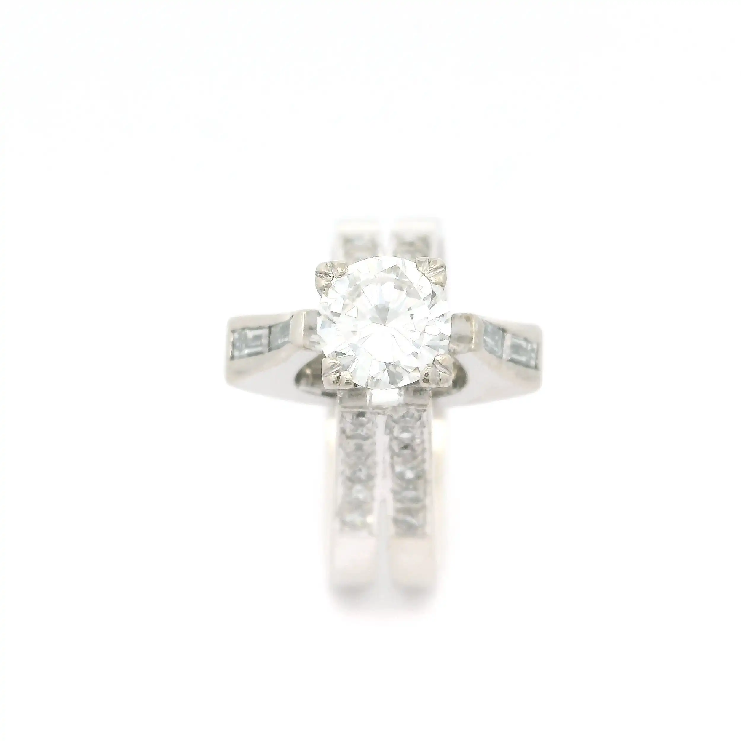 Ring Weißgold mit Diamanten Ring Weißgold mit Diamanten