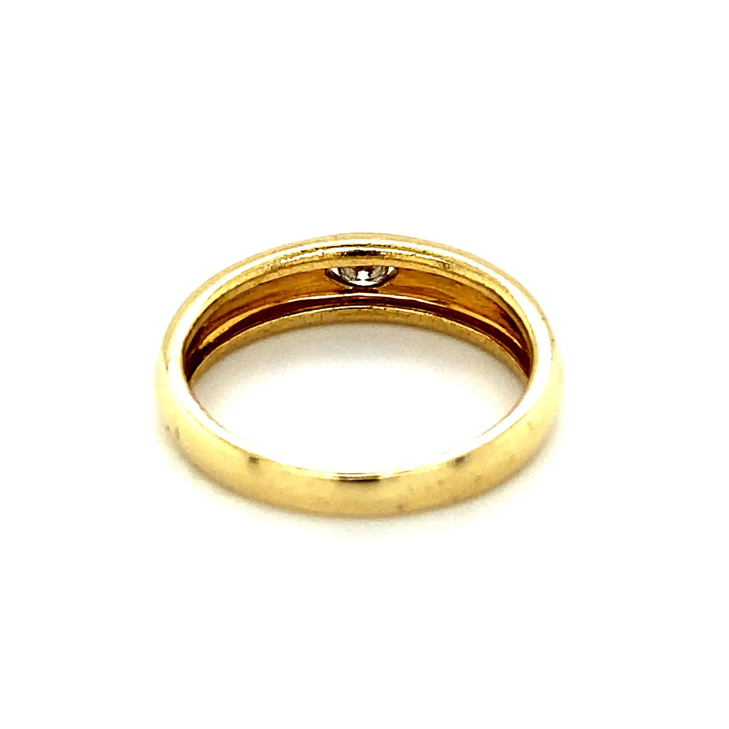 Ring Gelbgold mit Brillant, graviert mit 0,08ct Ring Gelbgold mit Brillant, graviert mit 0,08ct