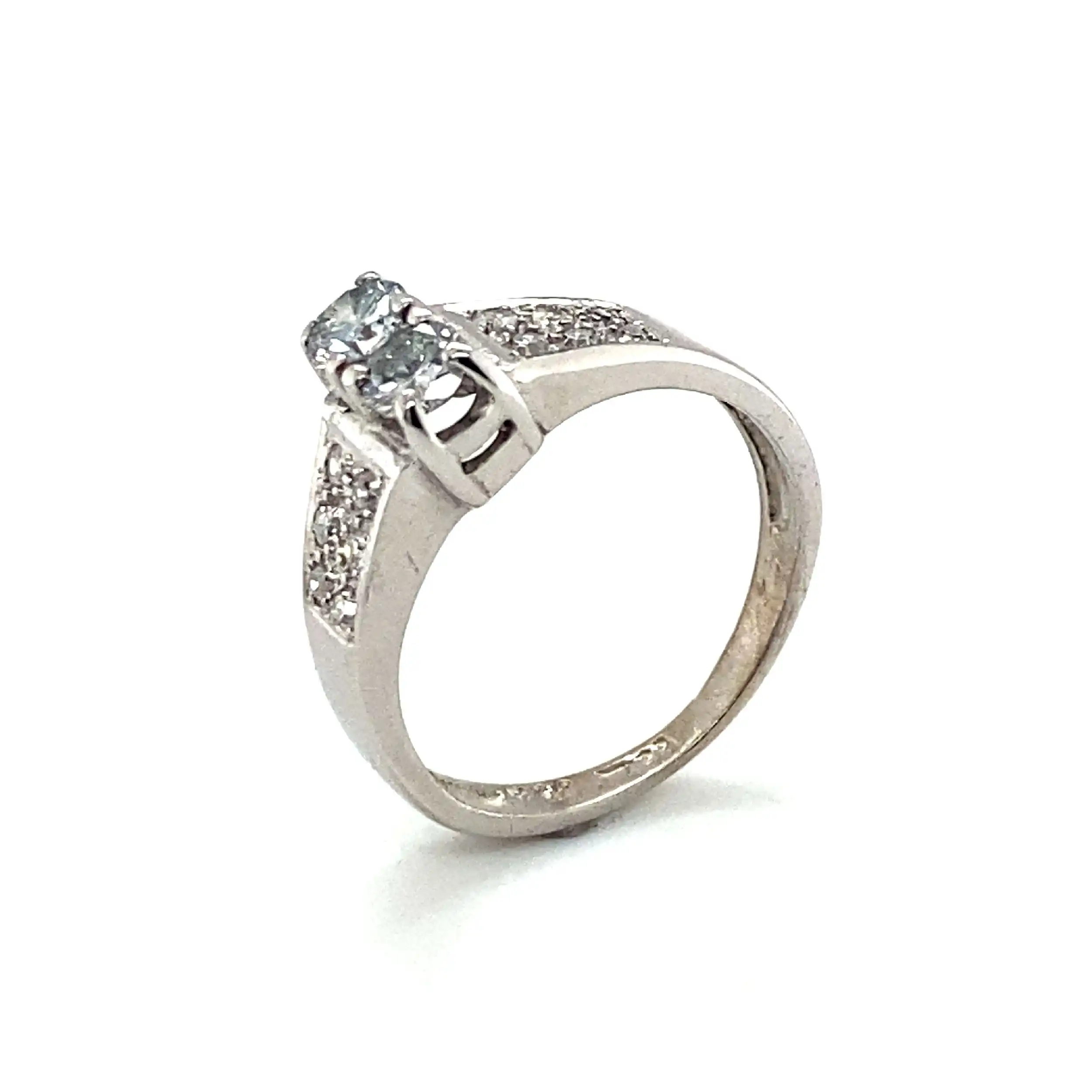 Ring weißgold mit Brillanten und Diamanten Ring weißgold mit Brillanten und Diamanten