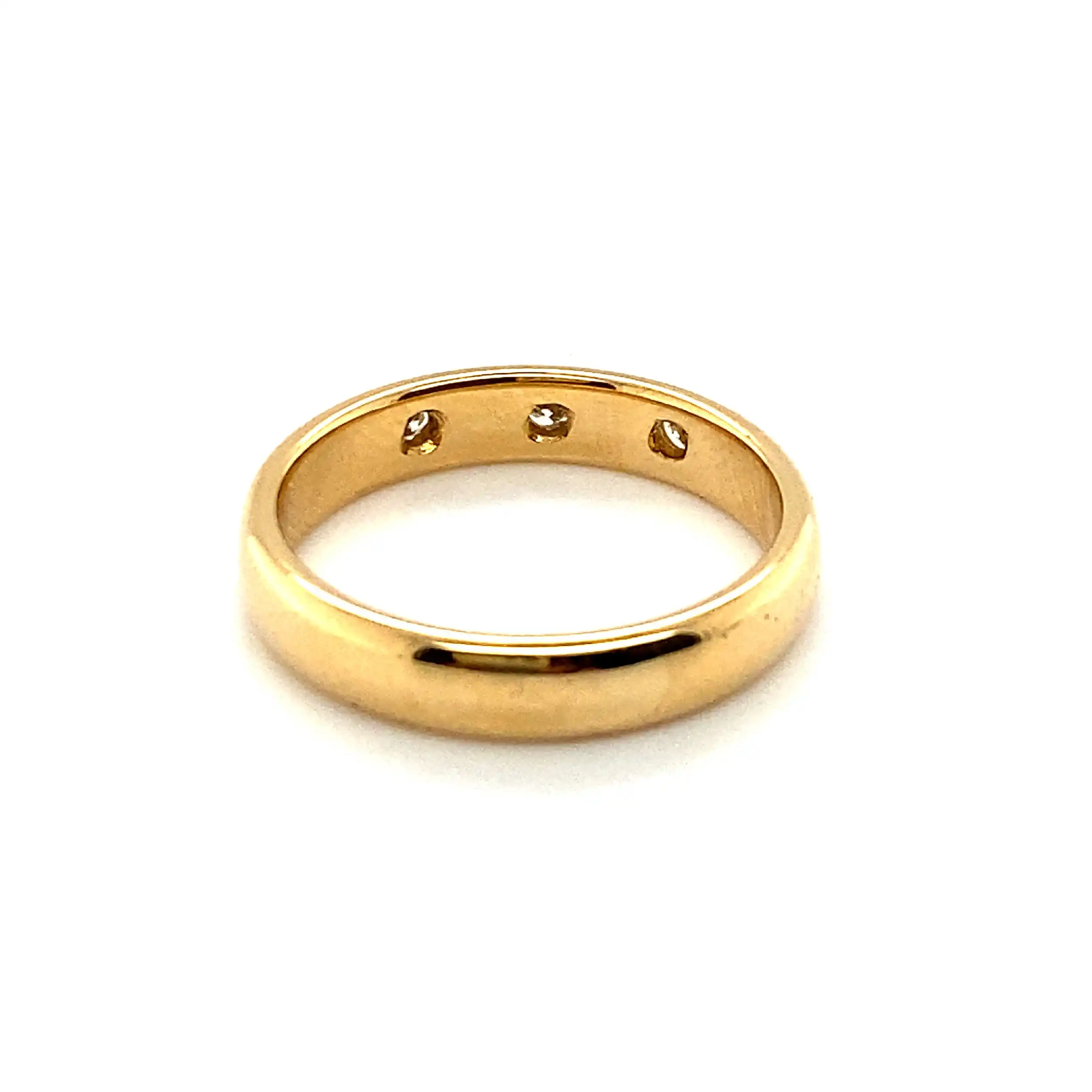 Ring Gelbgold mit Brillanten, graviert 0,08ct. Ring Gelbgold mit Brillanten, graviert 0,08ct.