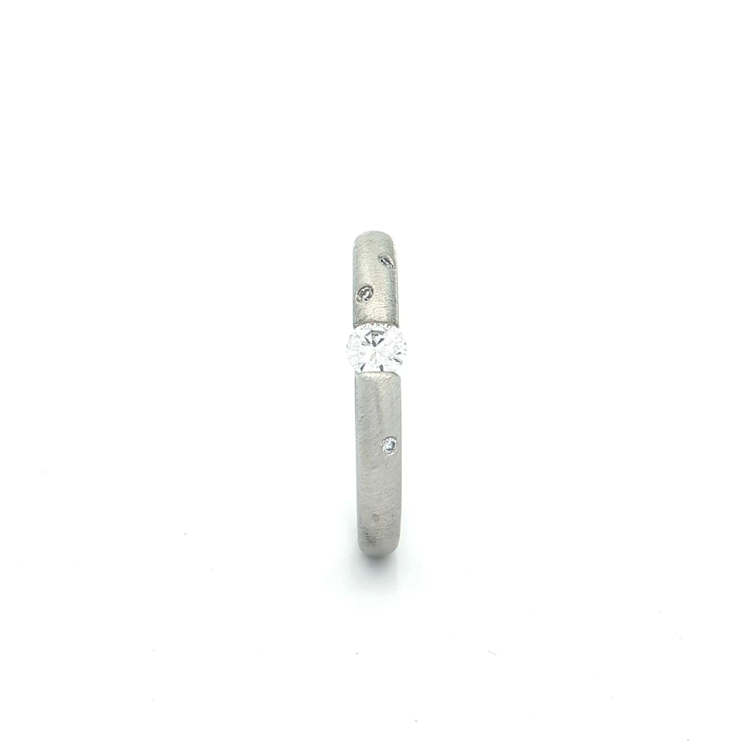 Spannring Platin von Niessing mit Brillanten Sternenhimmel Spannring Platin von Niessing mit Brillanten Sternenhimmel
