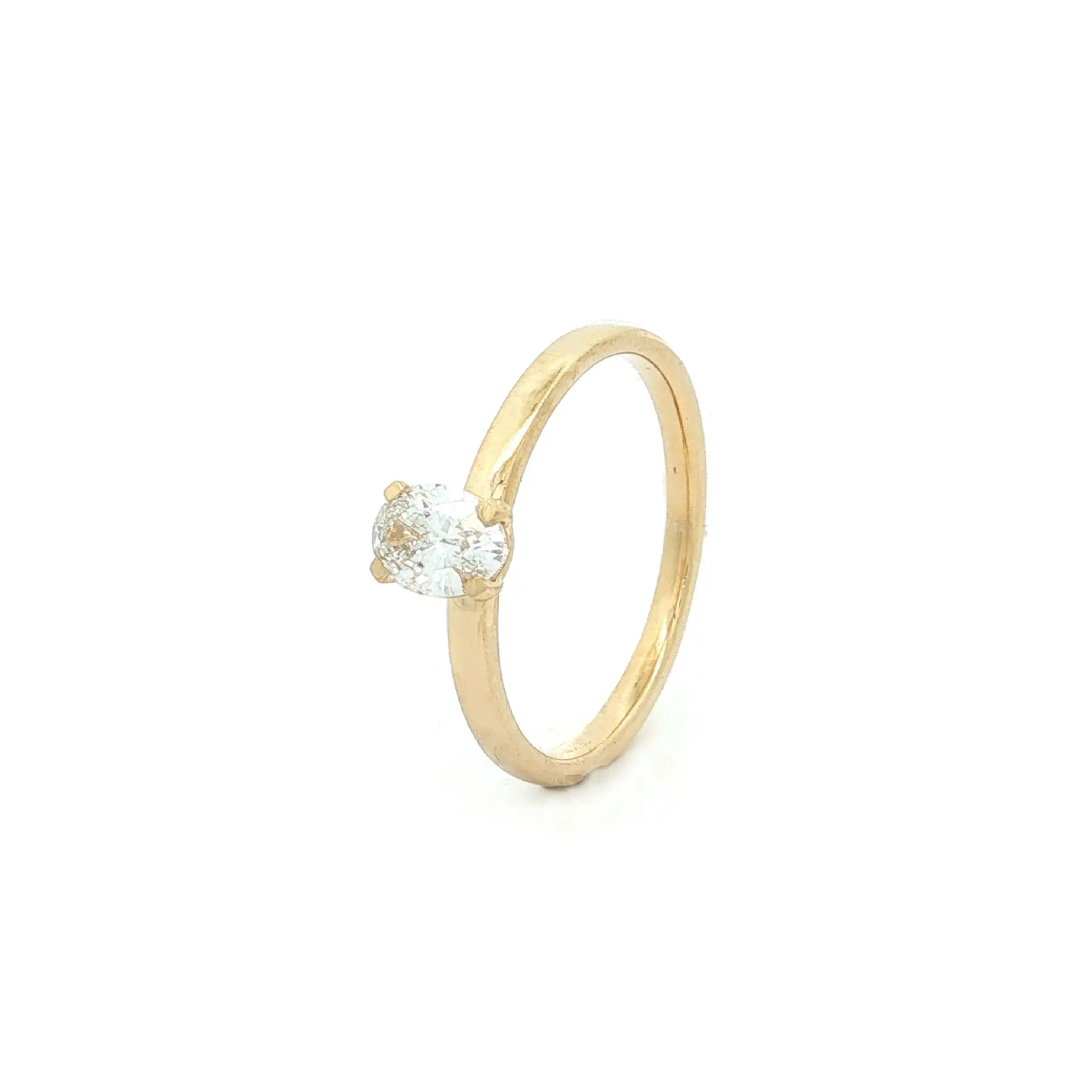 Solitärring Gelbgold mit Labgrown Diamond im Ovalschliff, graviert mit 0,5ct