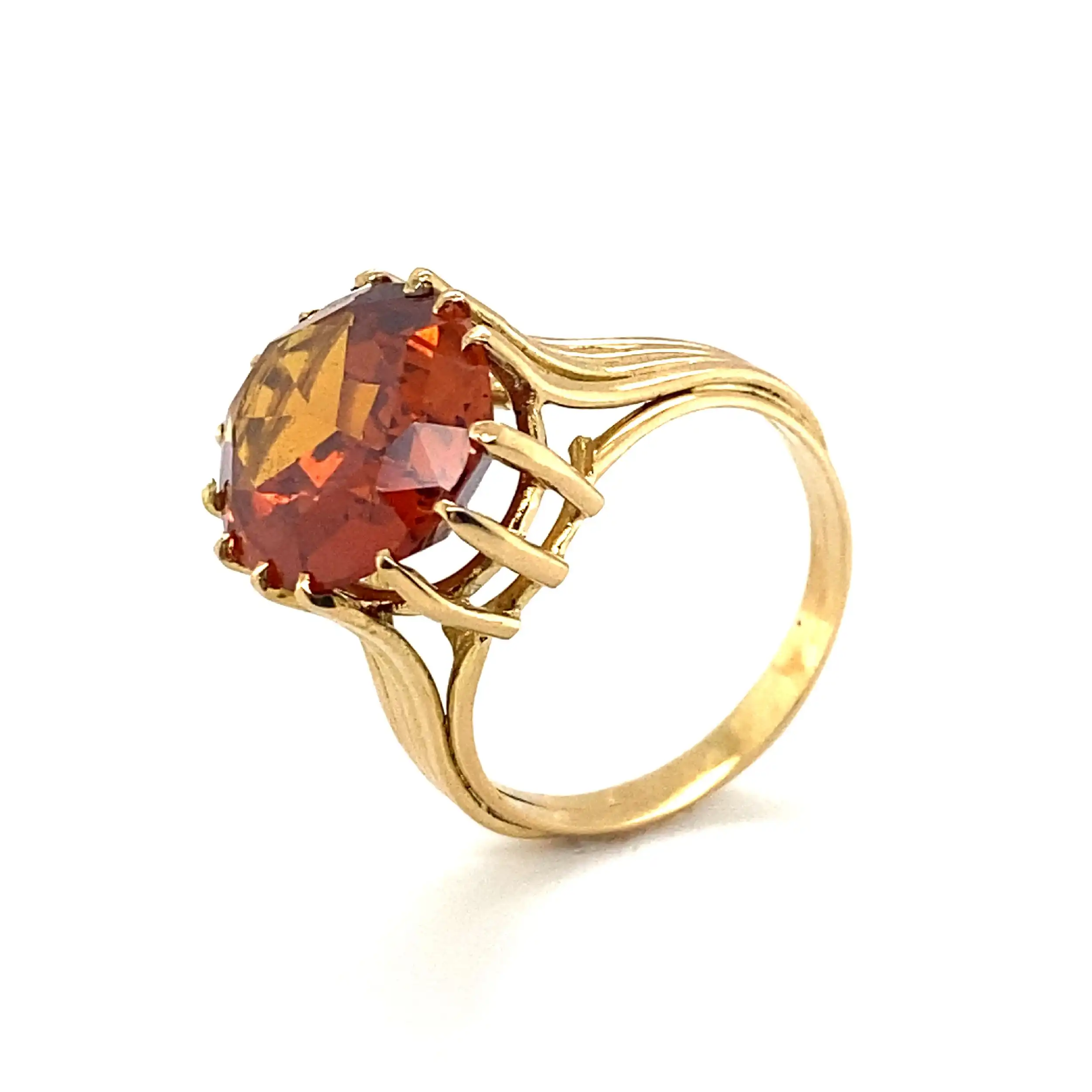 Ring Gelbgold mit orangem Farbstein Ring Gelbgold mit orangem Farbstein