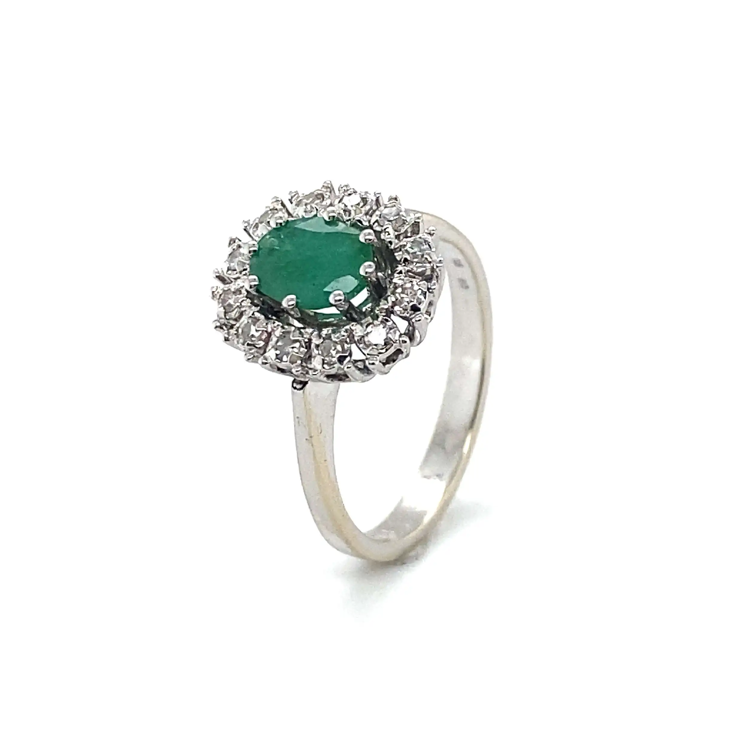 Ring Weißgold mit Smaragd und Brillanten, graviert mit 0,18ct Ring Weißgold mit Smaragd und Brillanten, graviert mit 0,18ct
