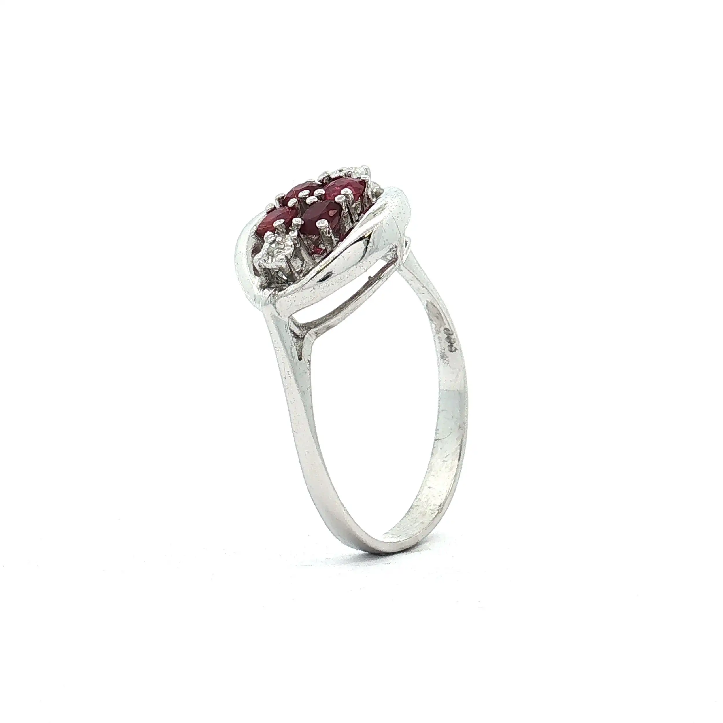 Ring Weißgold mit Rubinen und Diamanten