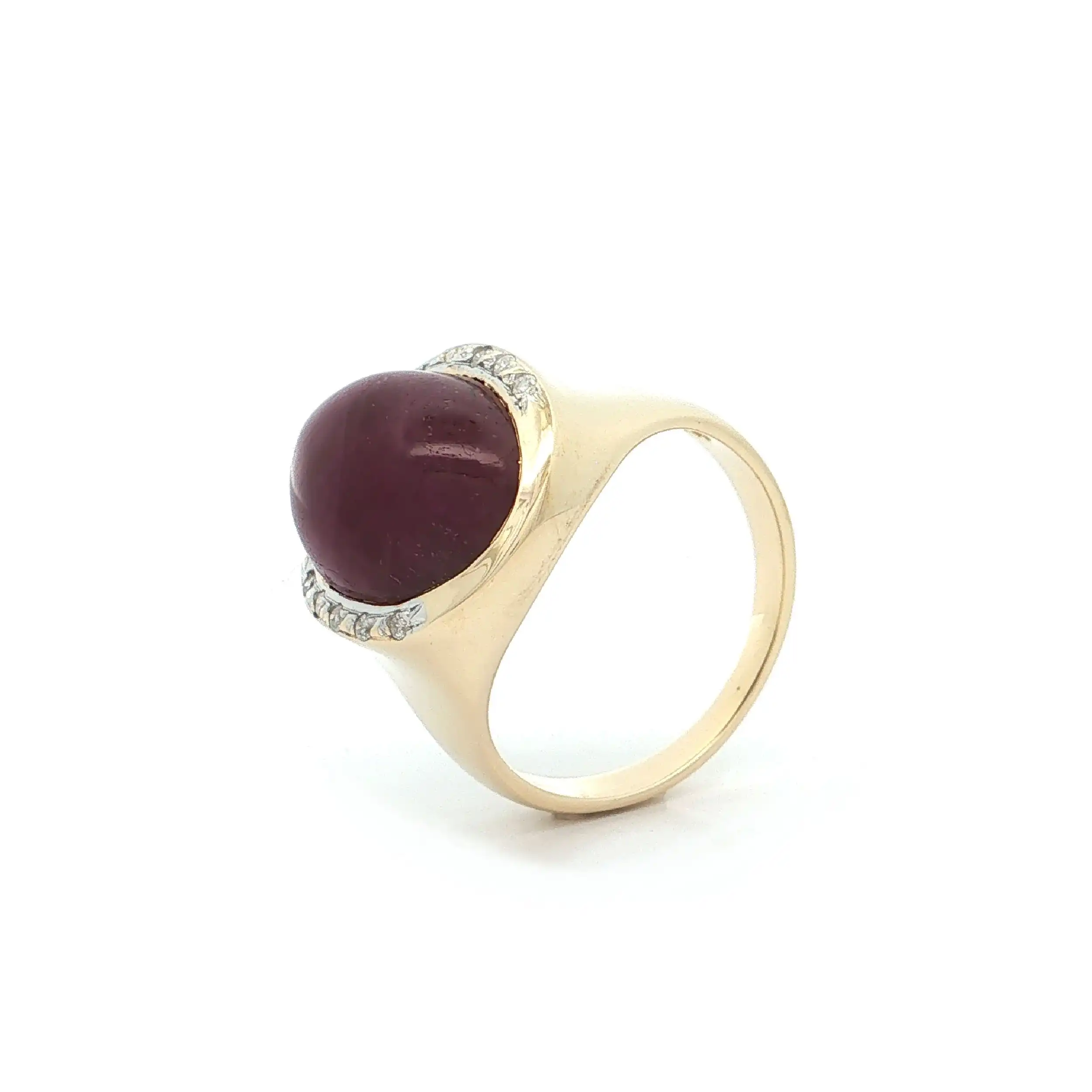 Ring Gelbgold mit Rubin und Diamanten