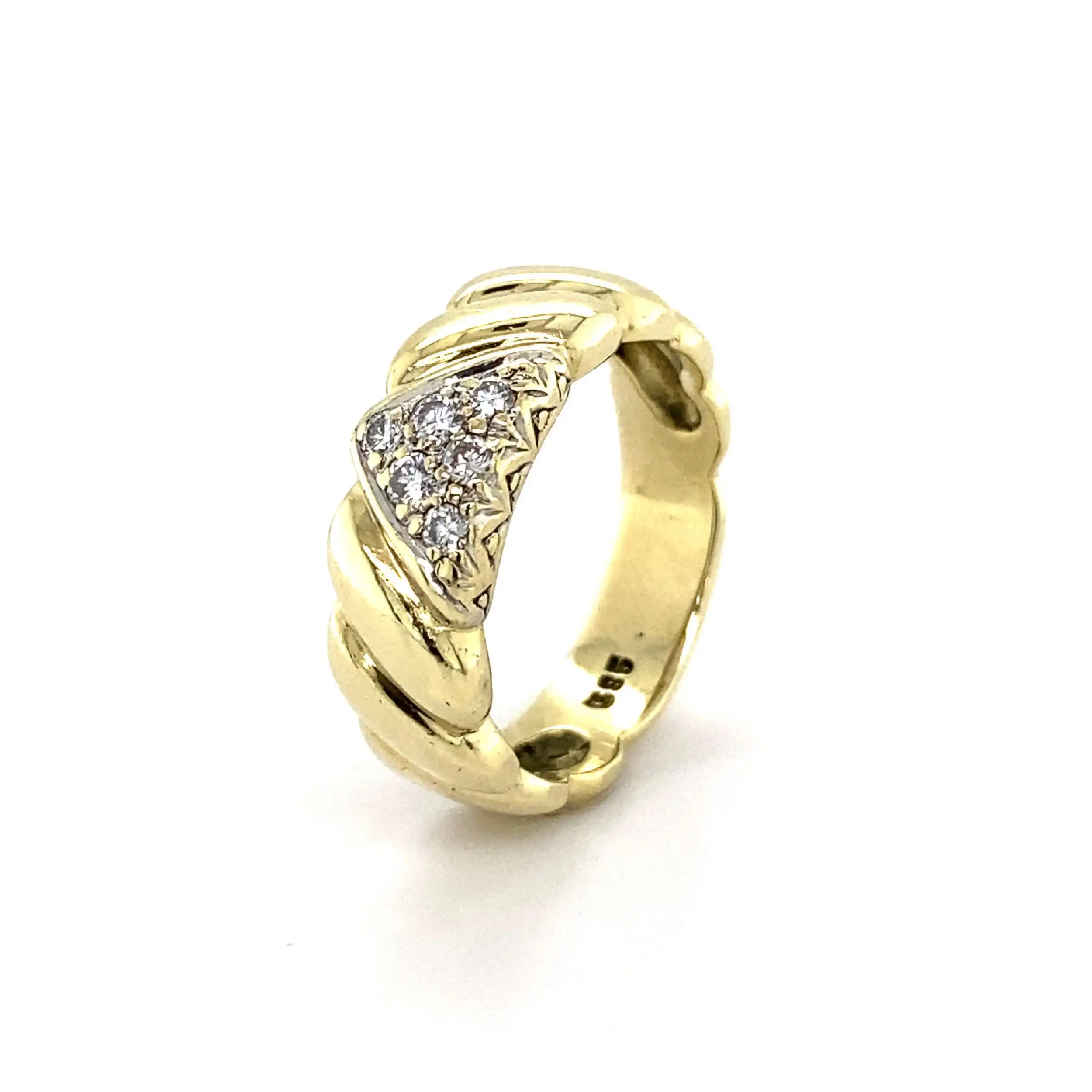 Ring Gelbgold mit Brillanten in Pavé-Fassung Ring Gelbgold mit Brillanten in Pavé-Fassung