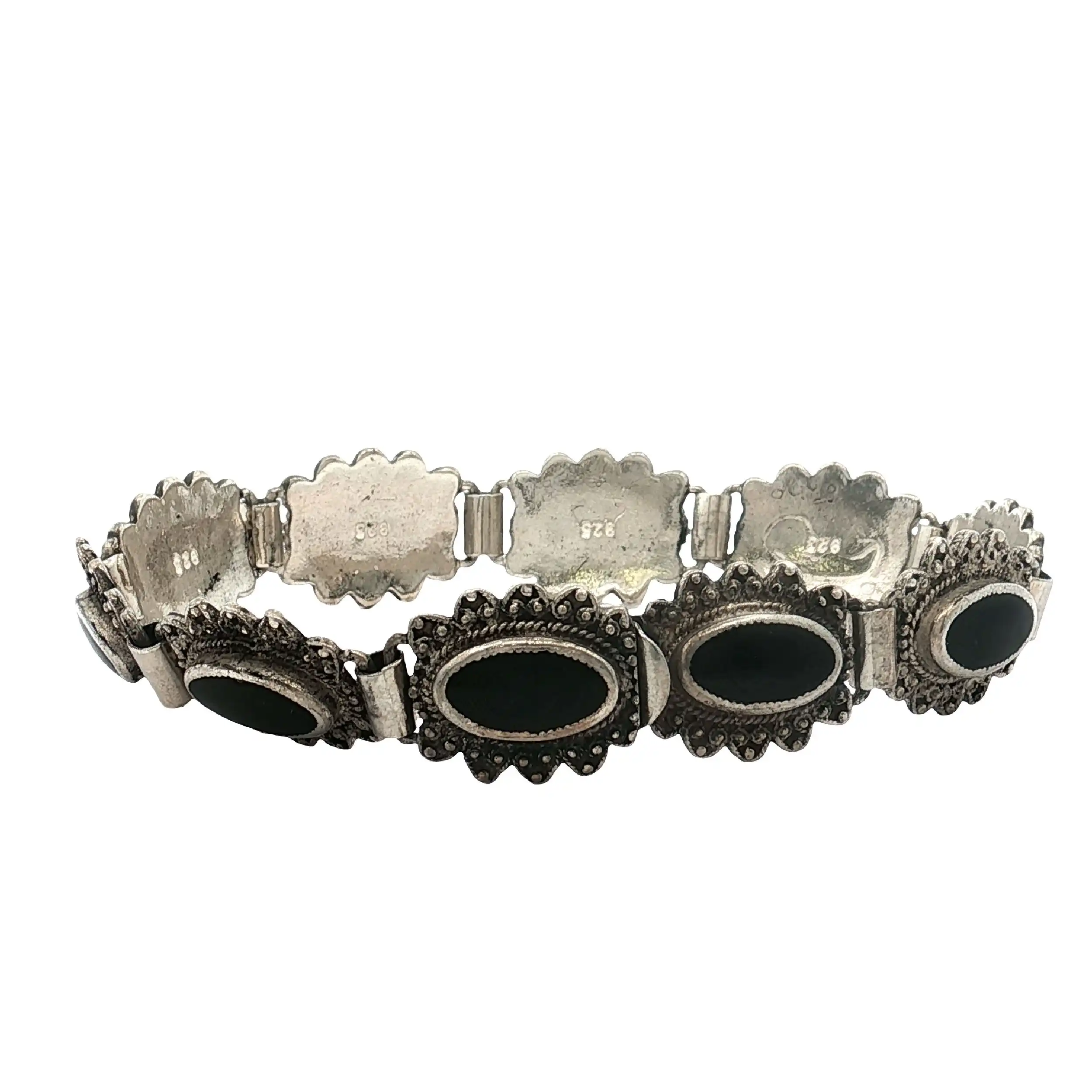Armband mit schwarzen Steinen