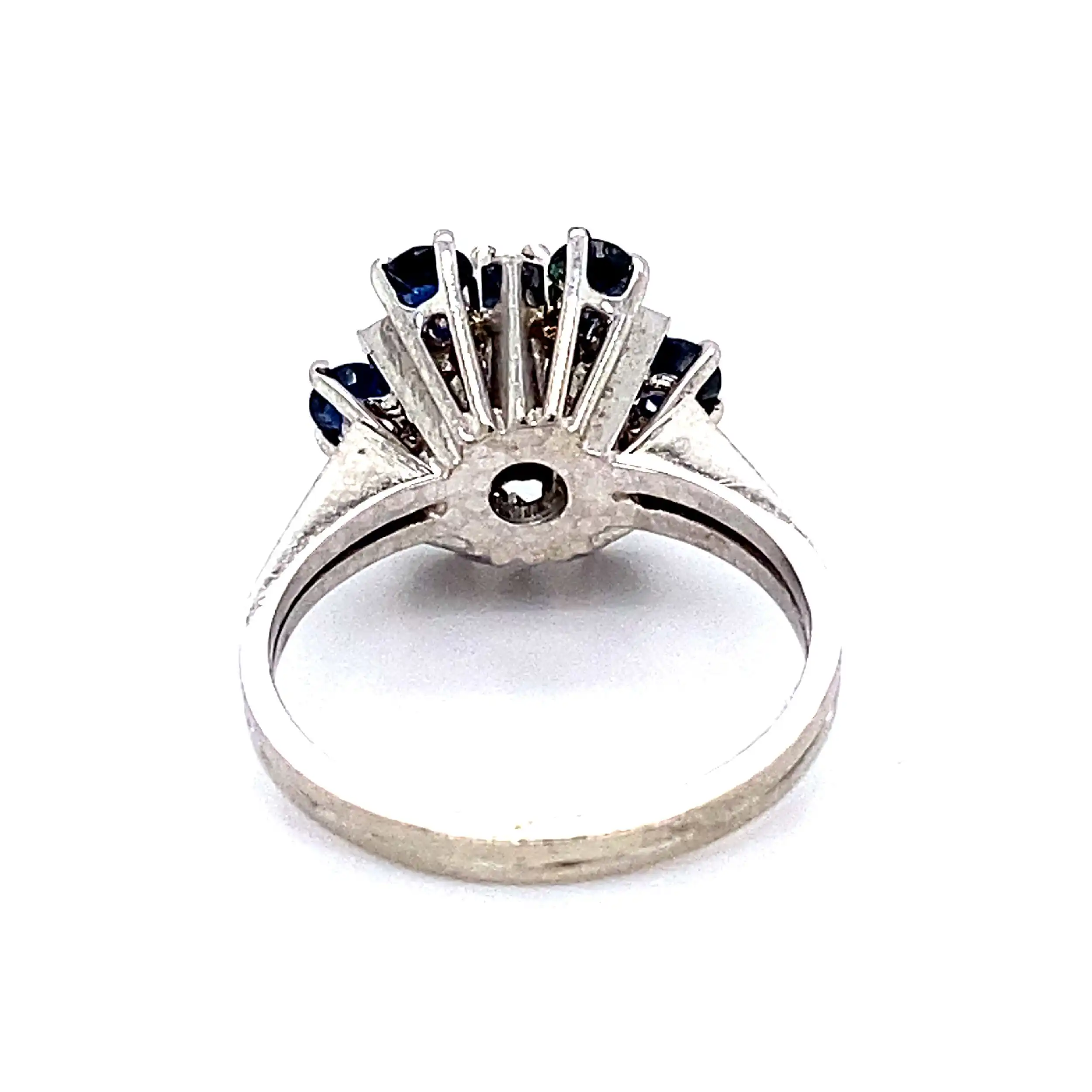 Ring Weißgold mit Saphiren und Brillanten, graviert mit 0,35ct