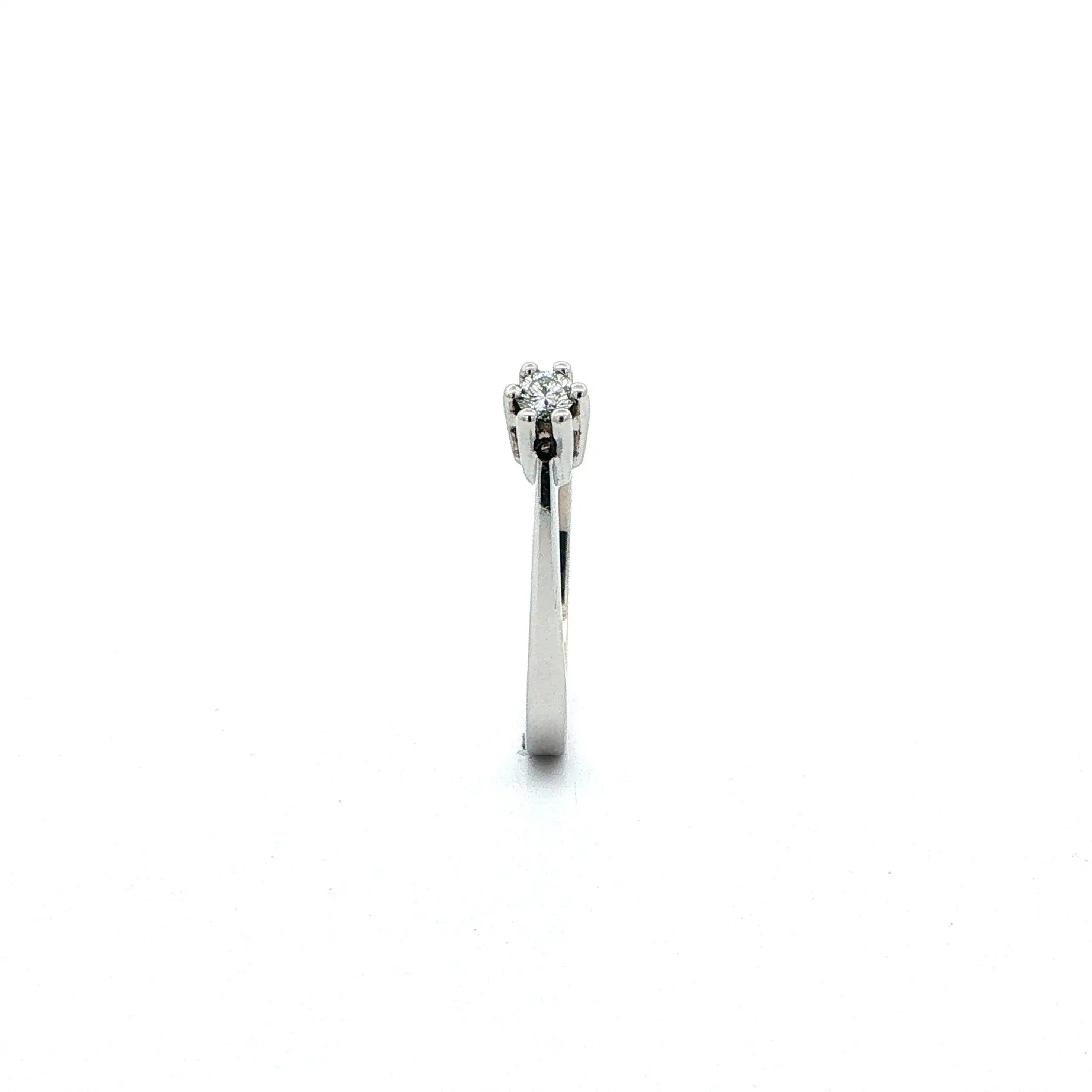 Ring Weißgold mit Brillant, graviert mit 0,10ct. Ring Weißgold mit Brillant, graviert mit 0,10ct.