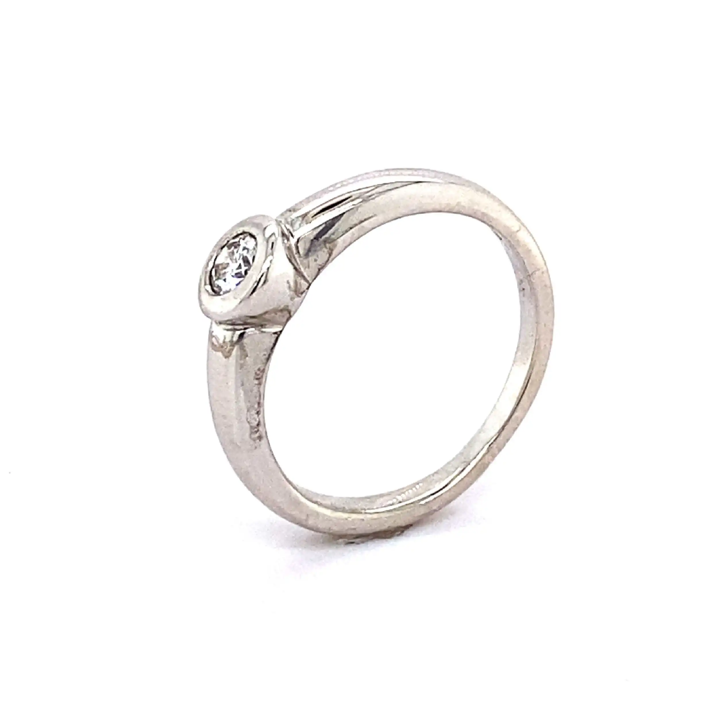 Ring Weißgold by Christ mit Solitär Brillant, graviert mit 0,15ct Ring Weißgold by Christ mit Solitär Brillant, graviert mit 0,15ct