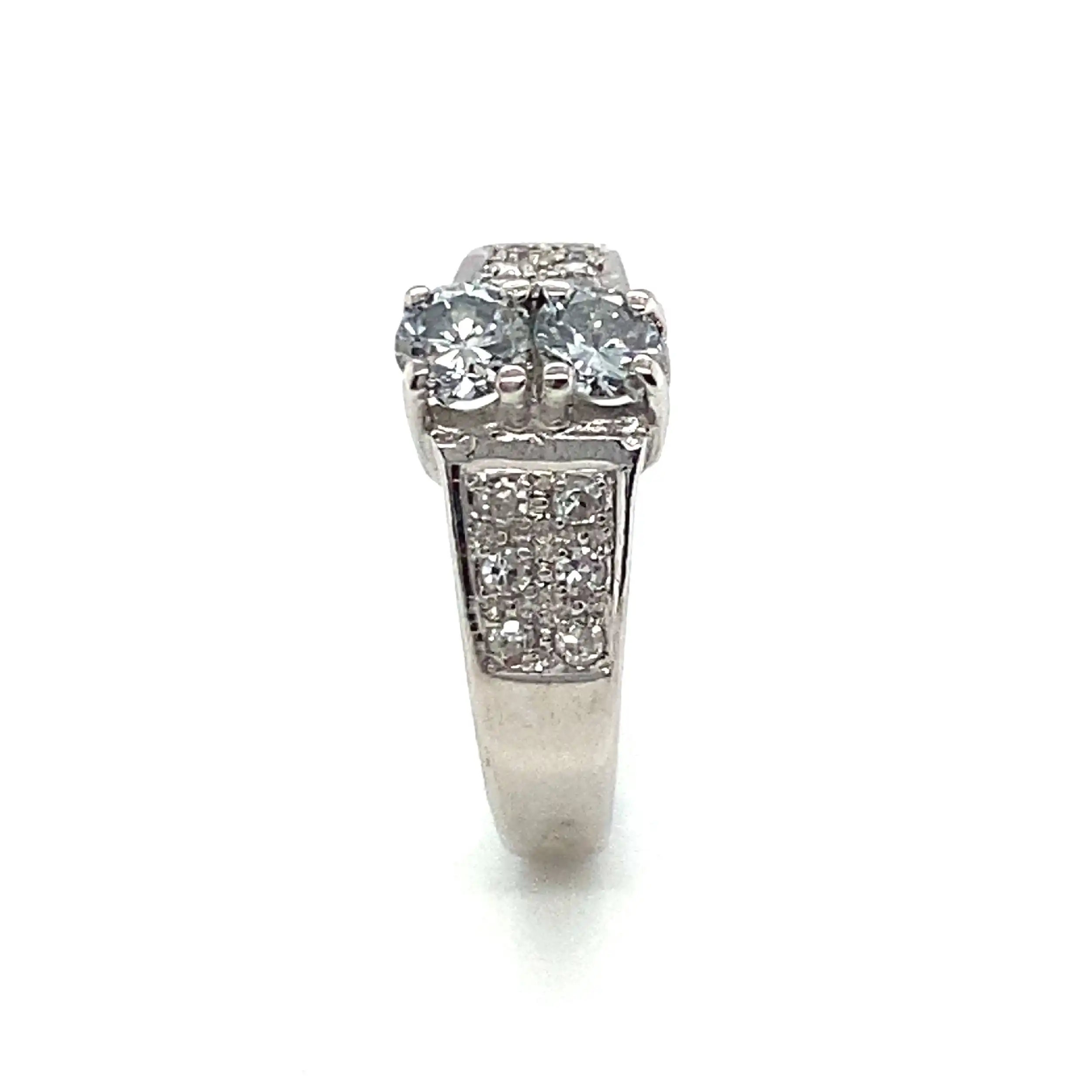 Ring weißgold mit Brillanten und Diamanten Ring weißgold mit Brillanten und Diamanten