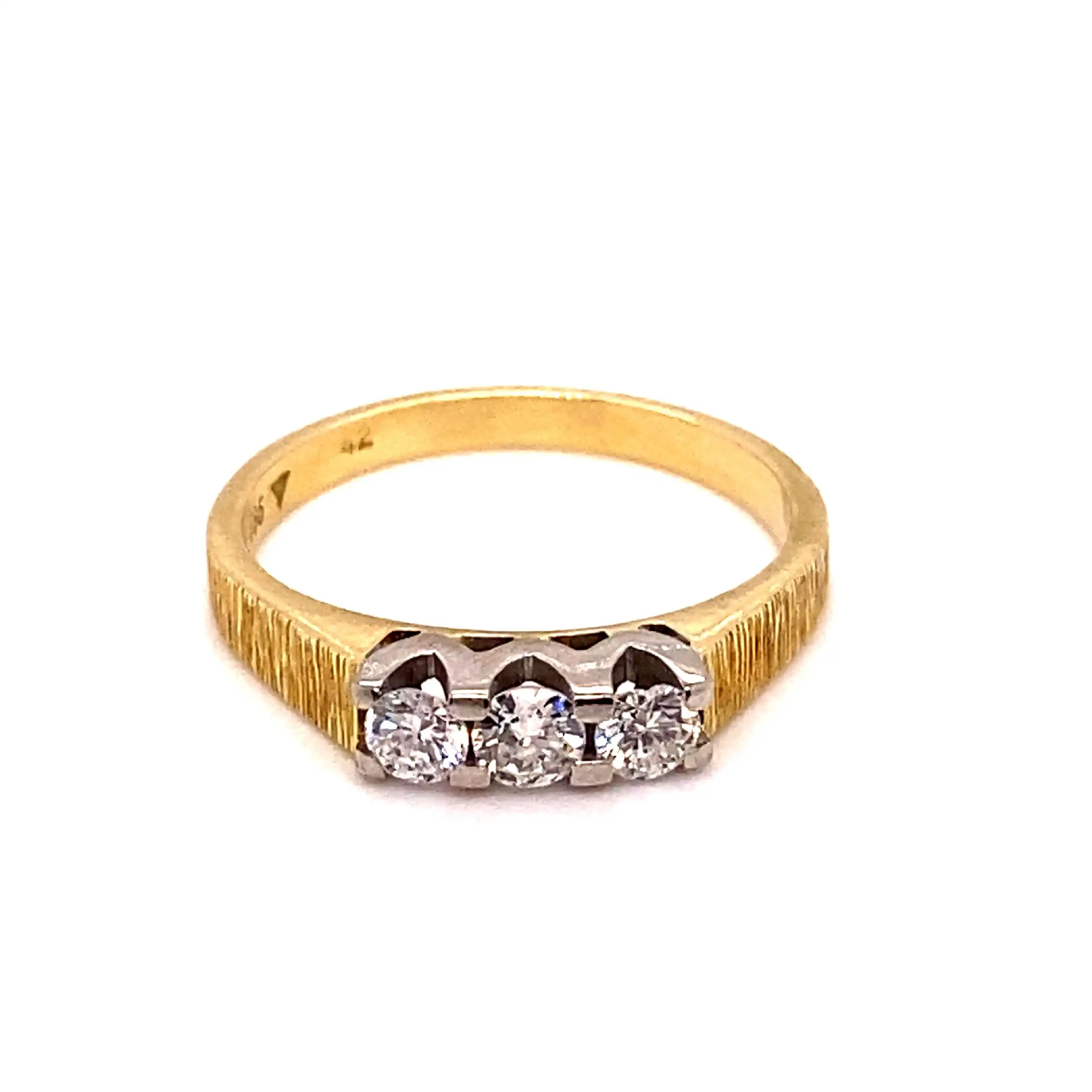 Ring mit Brillanten, graviert mit 0,42ct Ring mit Brillanten, graviert mit 0,42ct