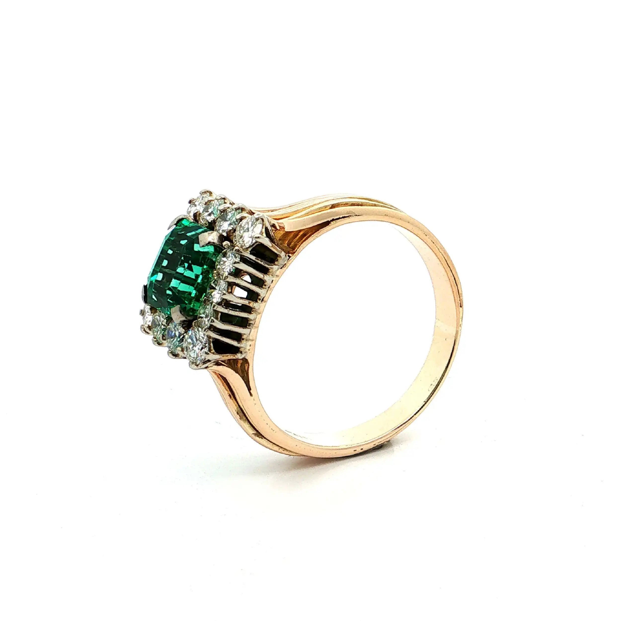 Ring Bicolor mit grünem Farbstein und Brillanten Ring Bicolor mit grünem Farbstein und Brillanten