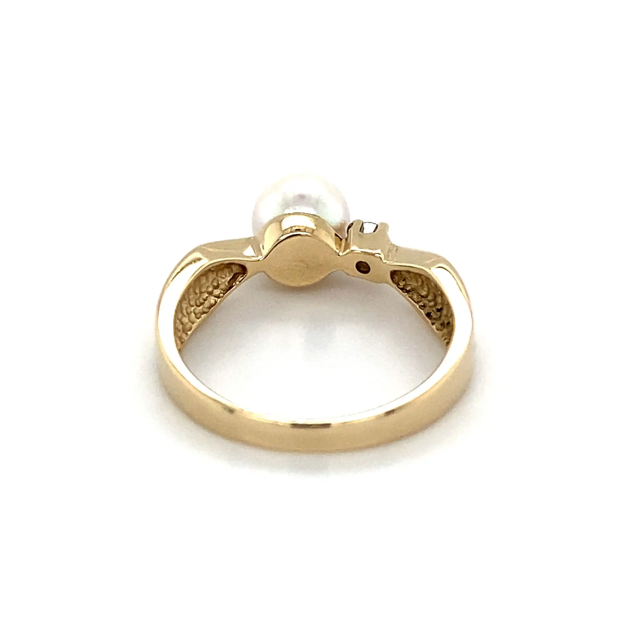 Ring Gelbgold mit Perle und Brillant Ring Gelbgold mit Perle und Brillant