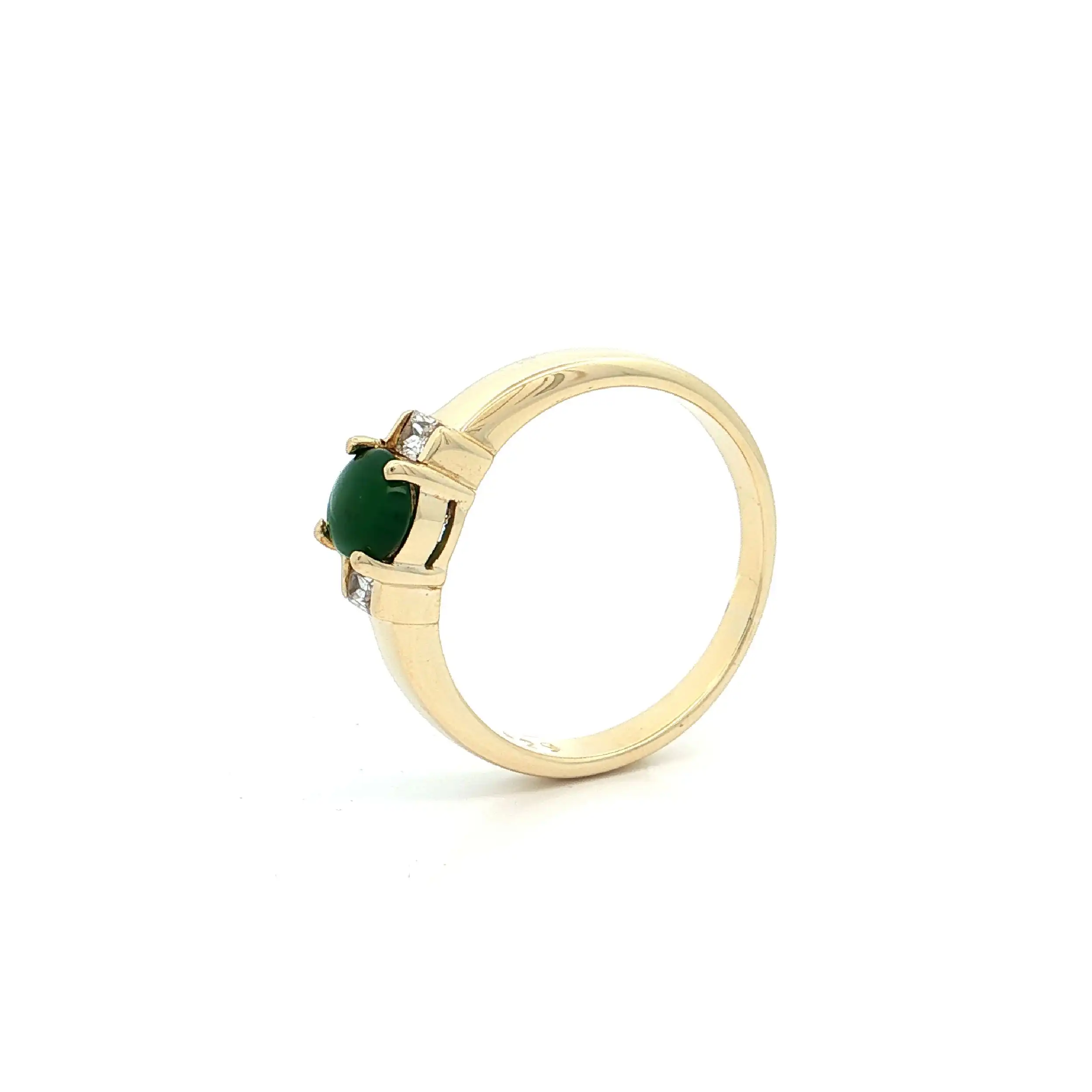 Ring Gelbgold mit Farbstein Cabochon und Diamanten