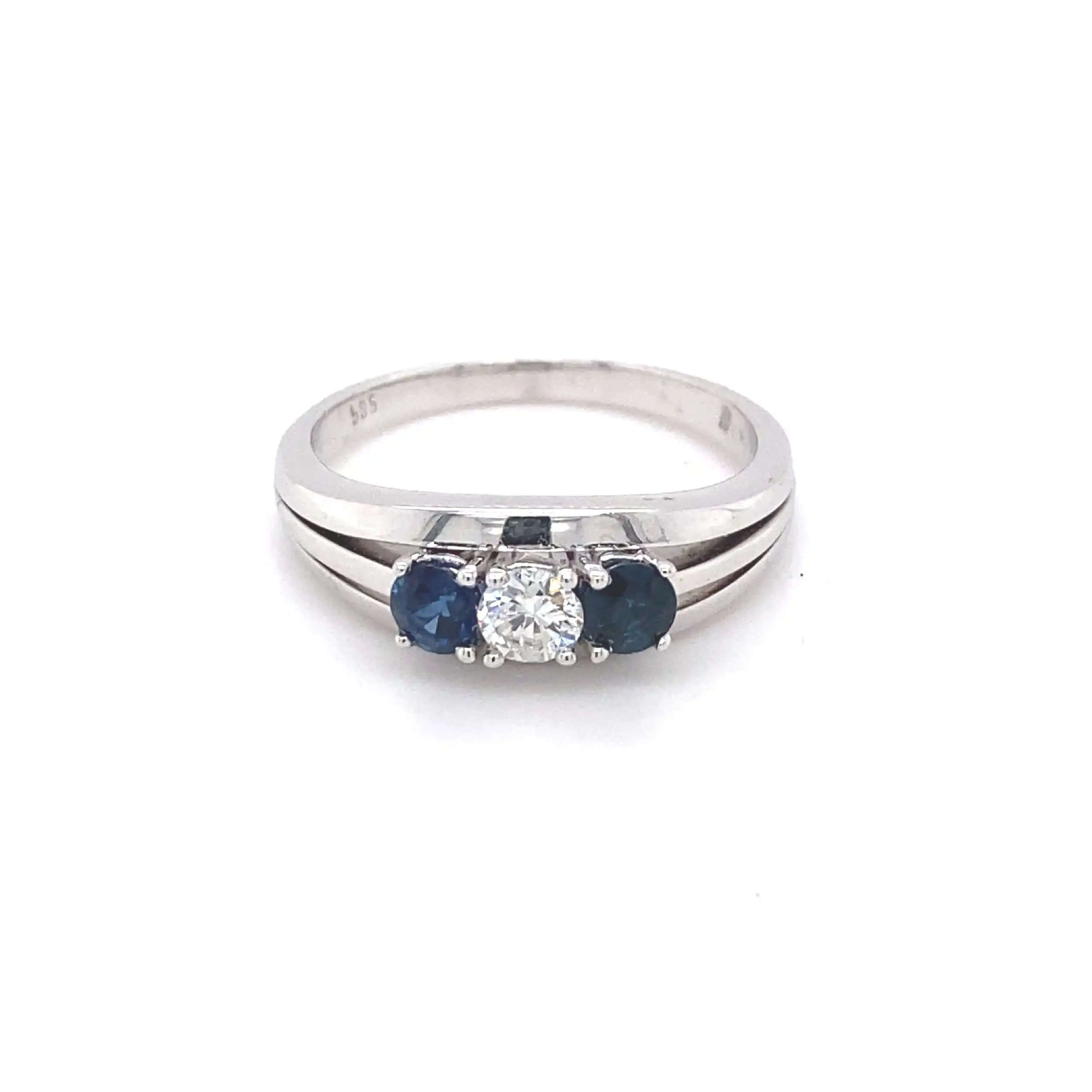 Ring Weißgold mit Brillant und Saphiren