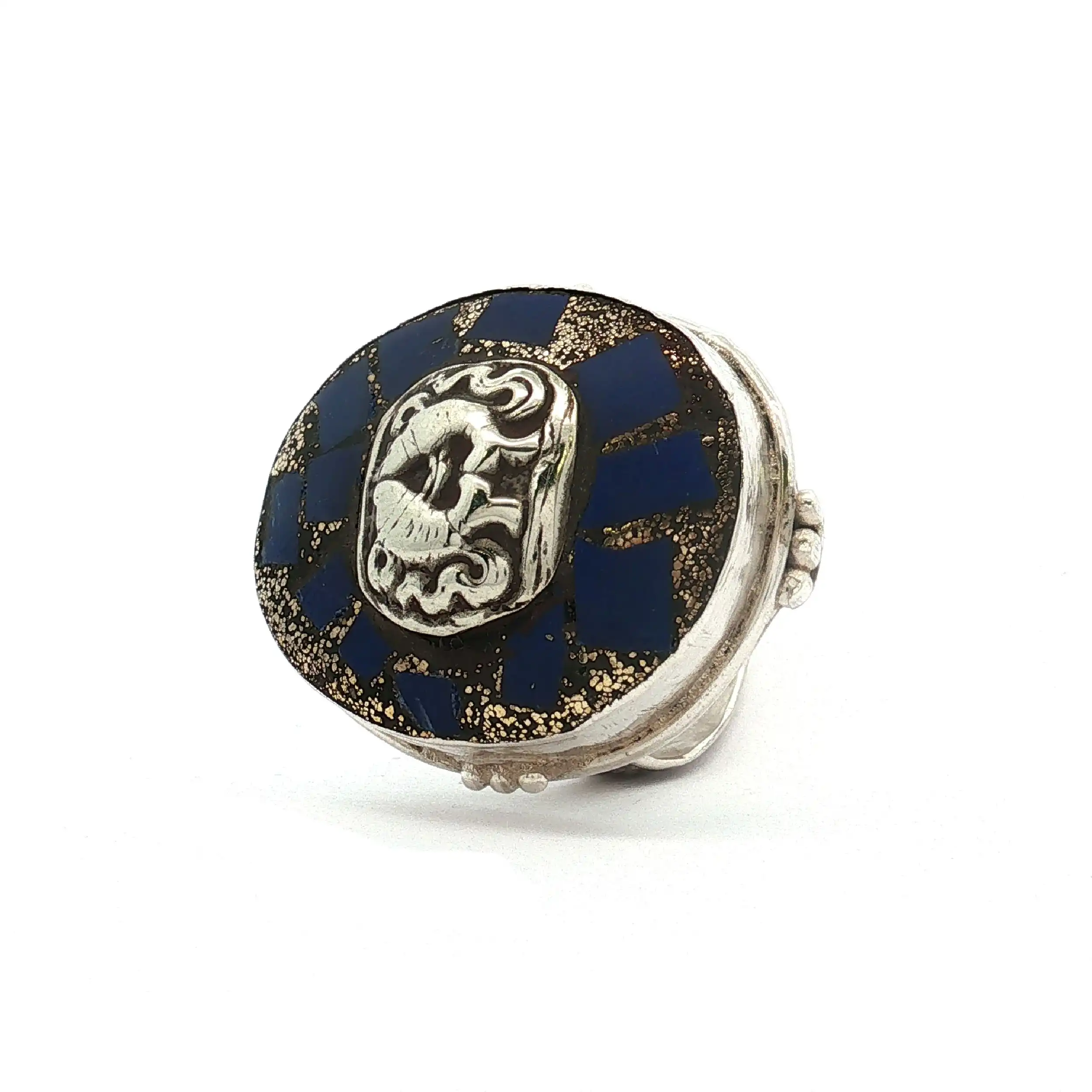 Ring Silber mit Fischemblem und blauen Steinen Ring Silber mit Fischemblem und blauen Steinen