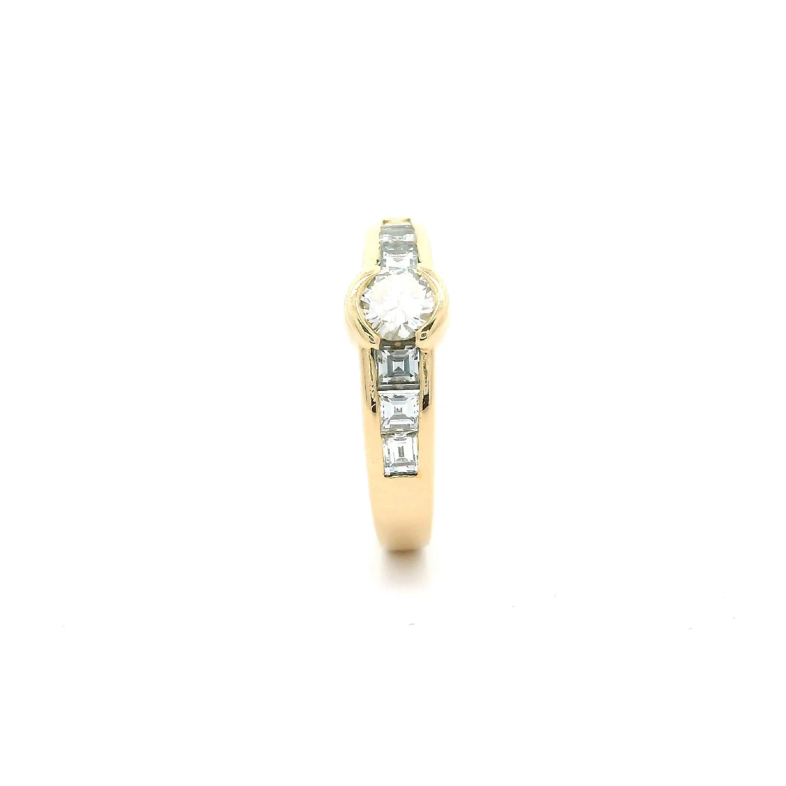 Ring Gelbgold mit Carée-Brillanten & Brillant