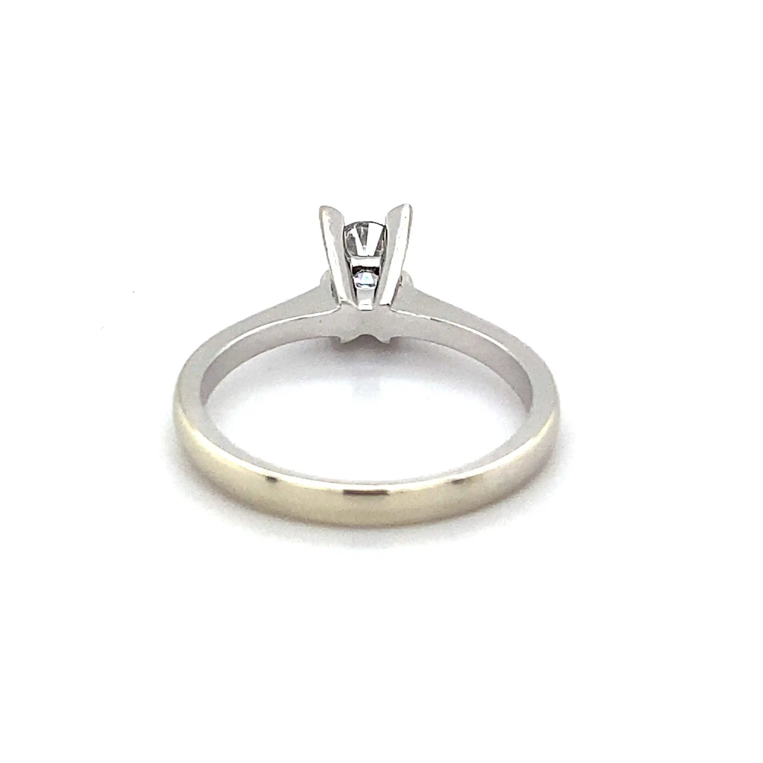 Ring Weißgold mit Brillant Ring Weißgold mit Brillant