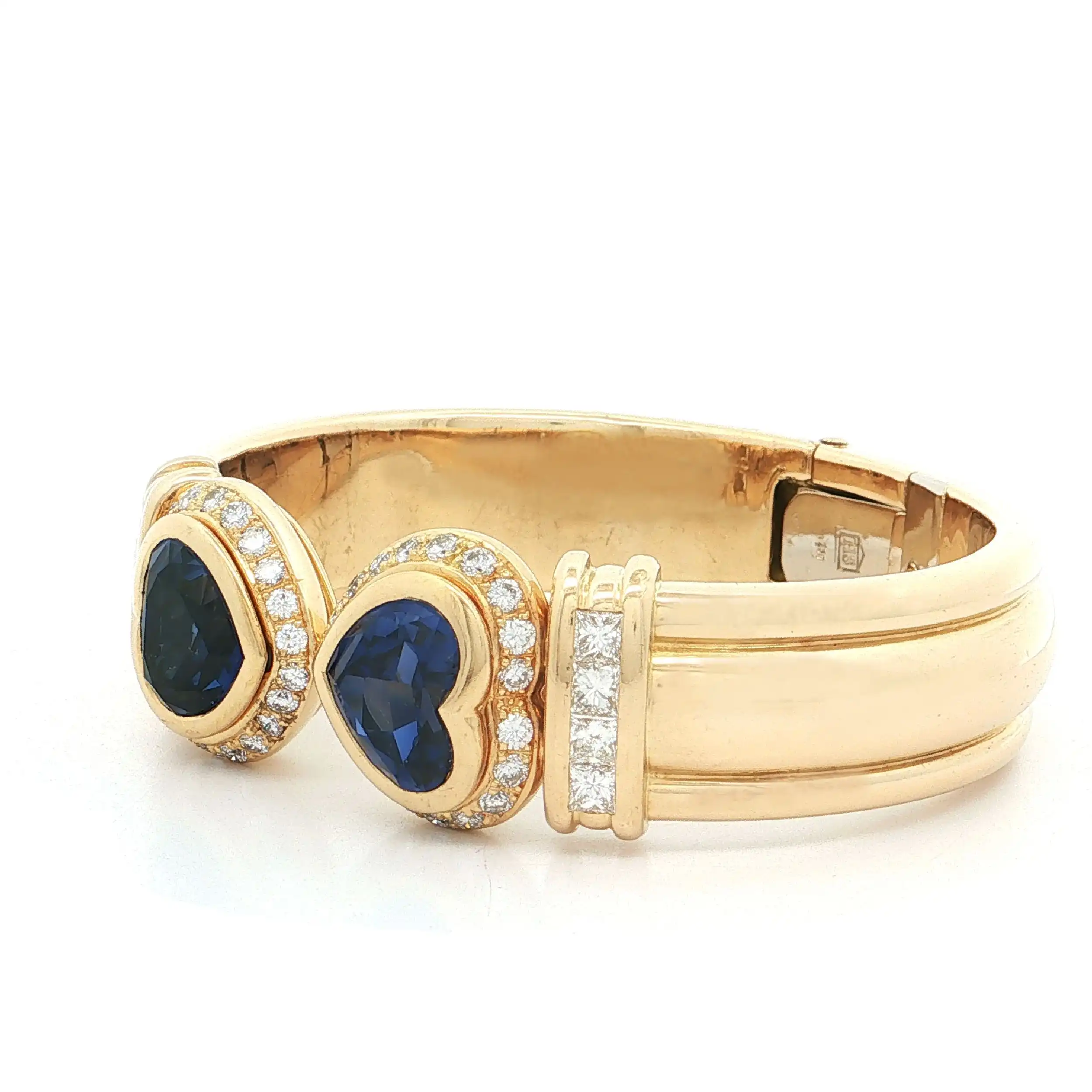 Armreif Gelbgold mit synthetischen Saphiren, Brillanten und Diamanten