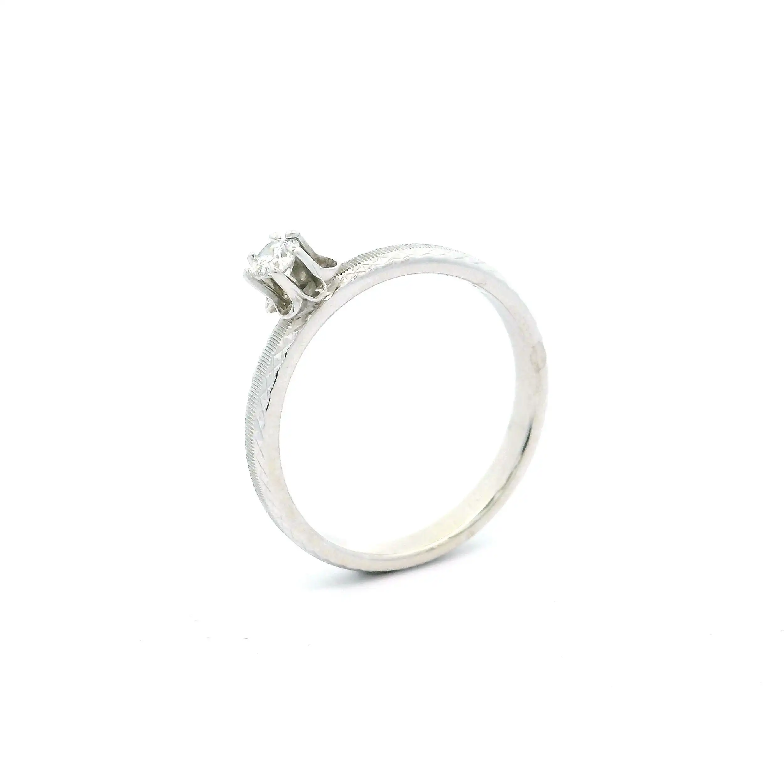 Ring Weißgold mit Brillant, graviert mit 0,10ct. Ring Weißgold mit Brillant, graviert mit 0,10ct.