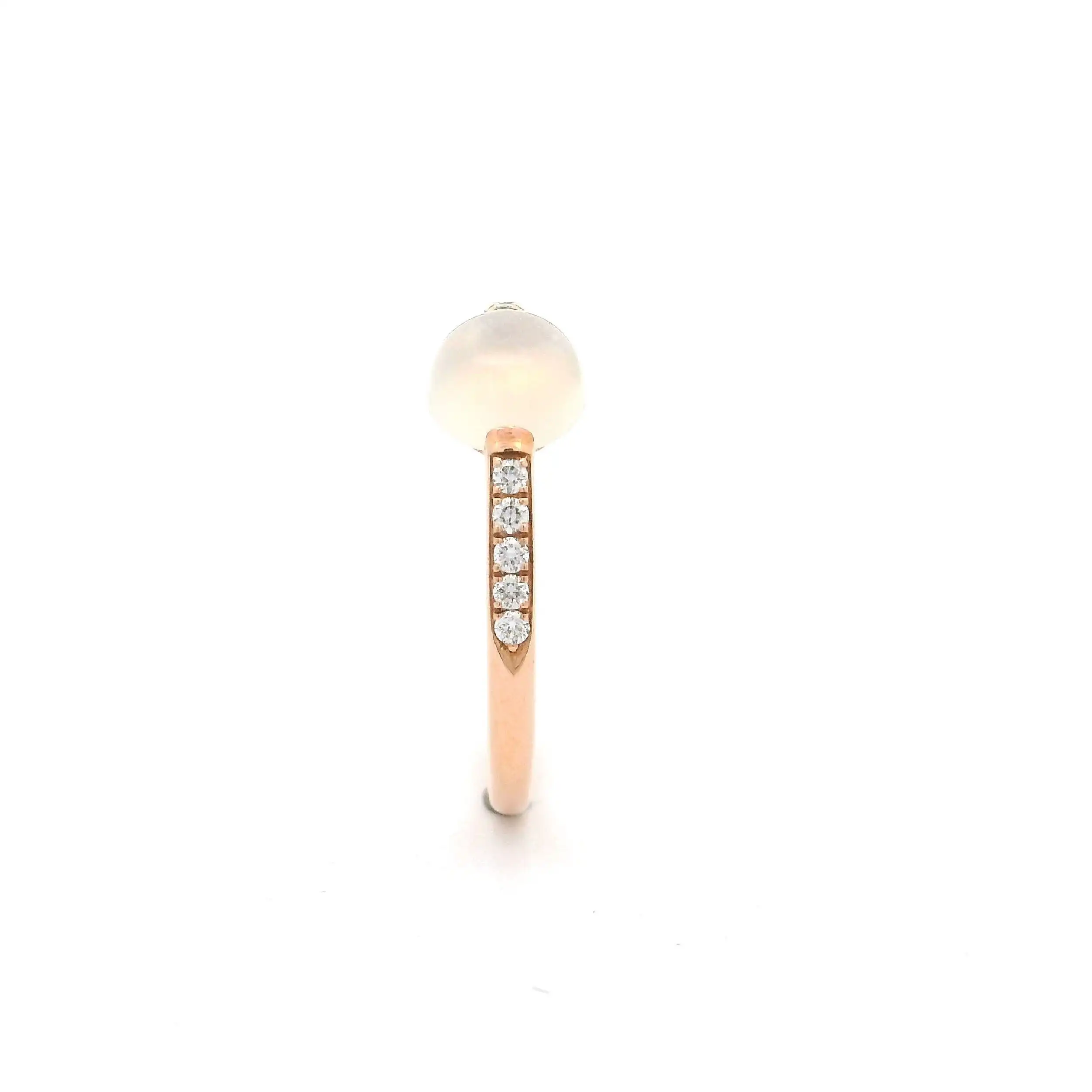 Ring Roségold massiv mit Mondstein Cabochon & Brillanten, graviert mit 0,10ct.