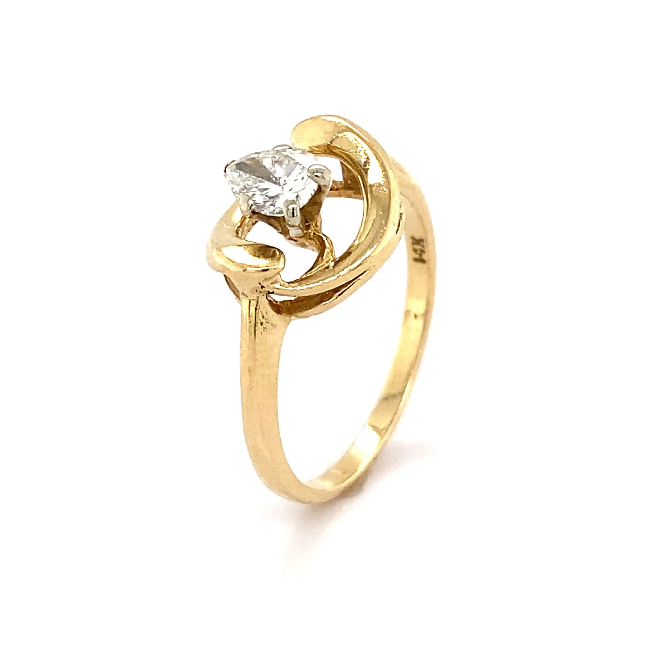 Ring Gelbgold mit Diamant im Tropfenschliff Ring Gelbgold mit Diamant im Tropfenschliff