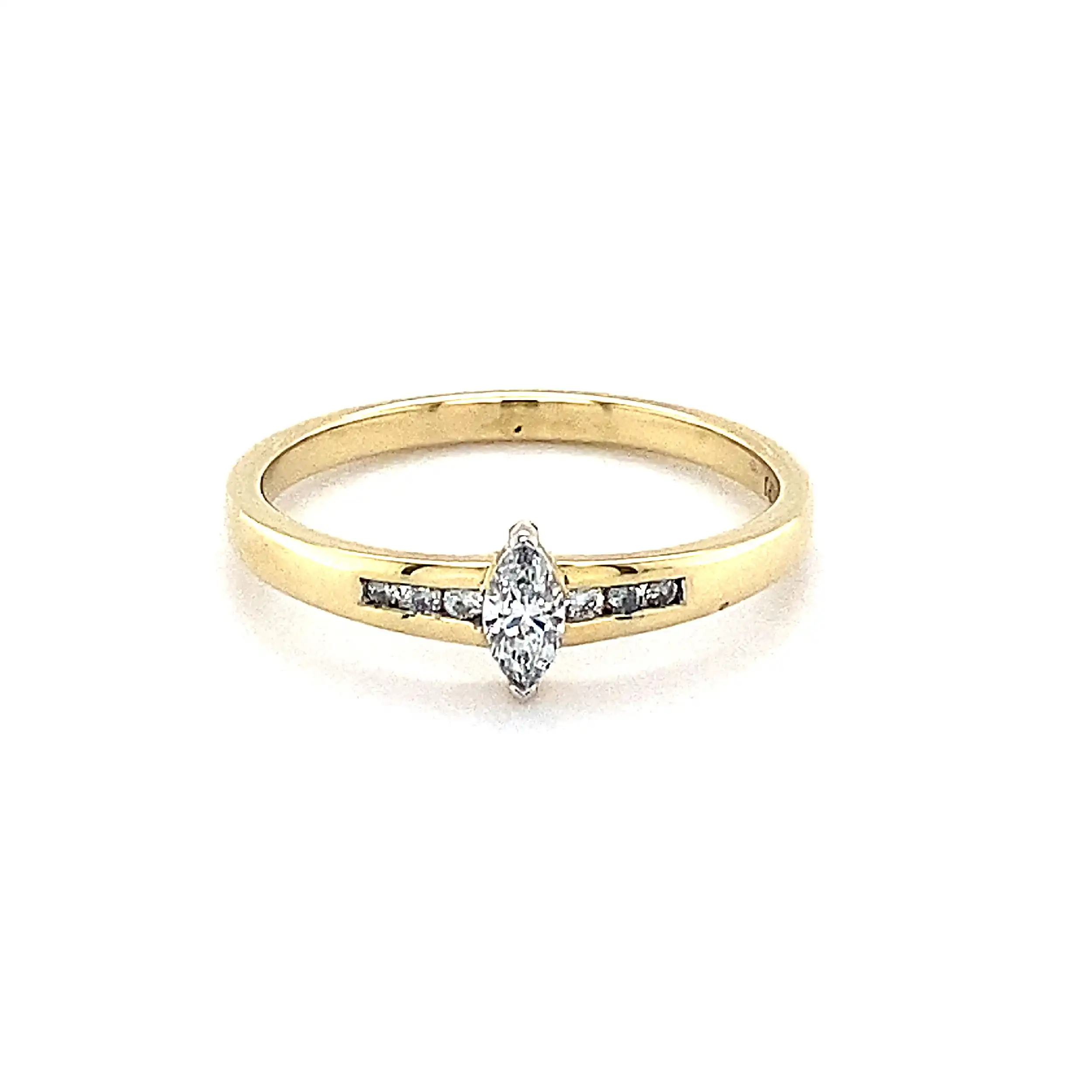 Ring Gelbgold mit Diamanten und Marquise-Schliff-Diamant