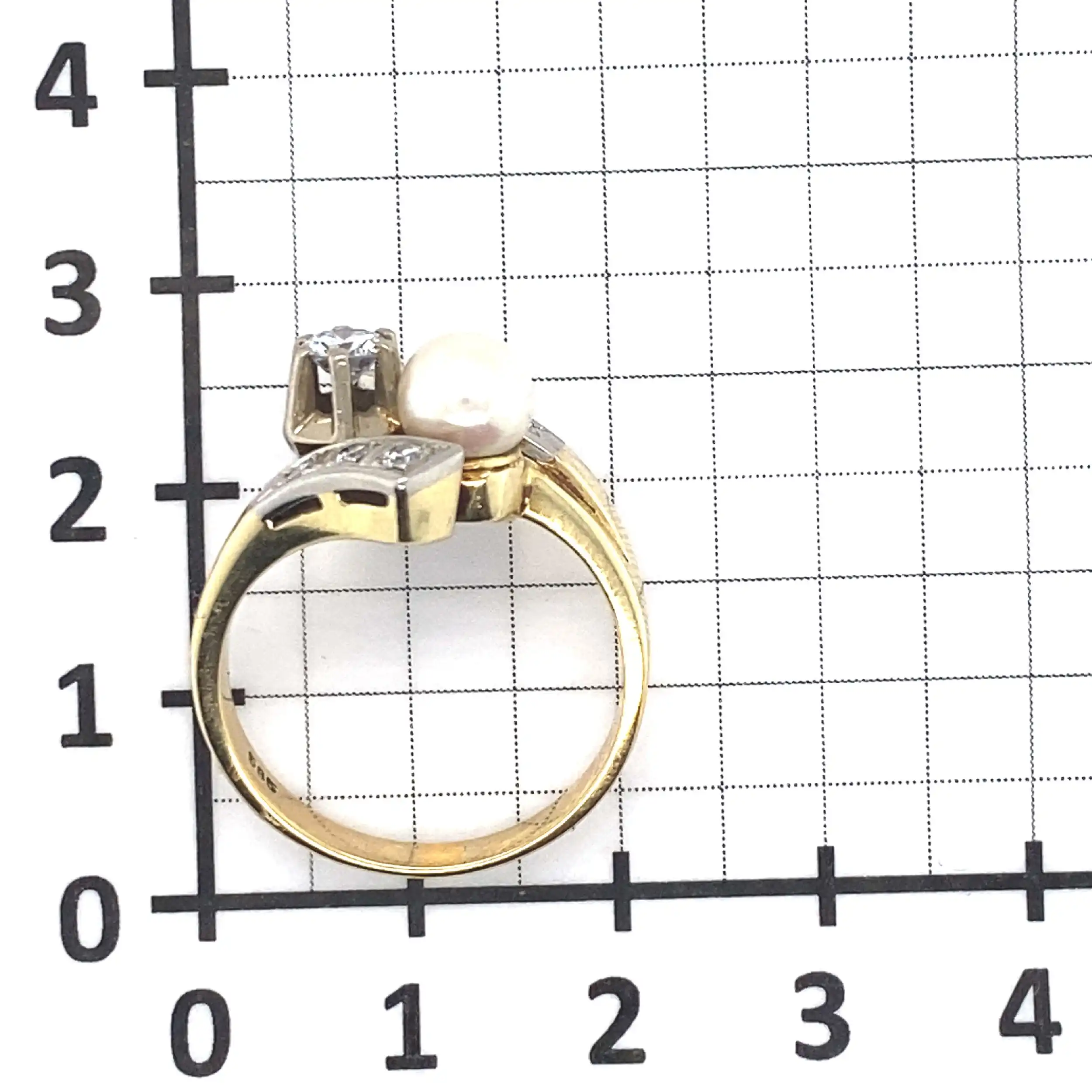 Ring Gelbgold mit Brillanten und Perle Ring Gelbgold mit Brillanten und Perle