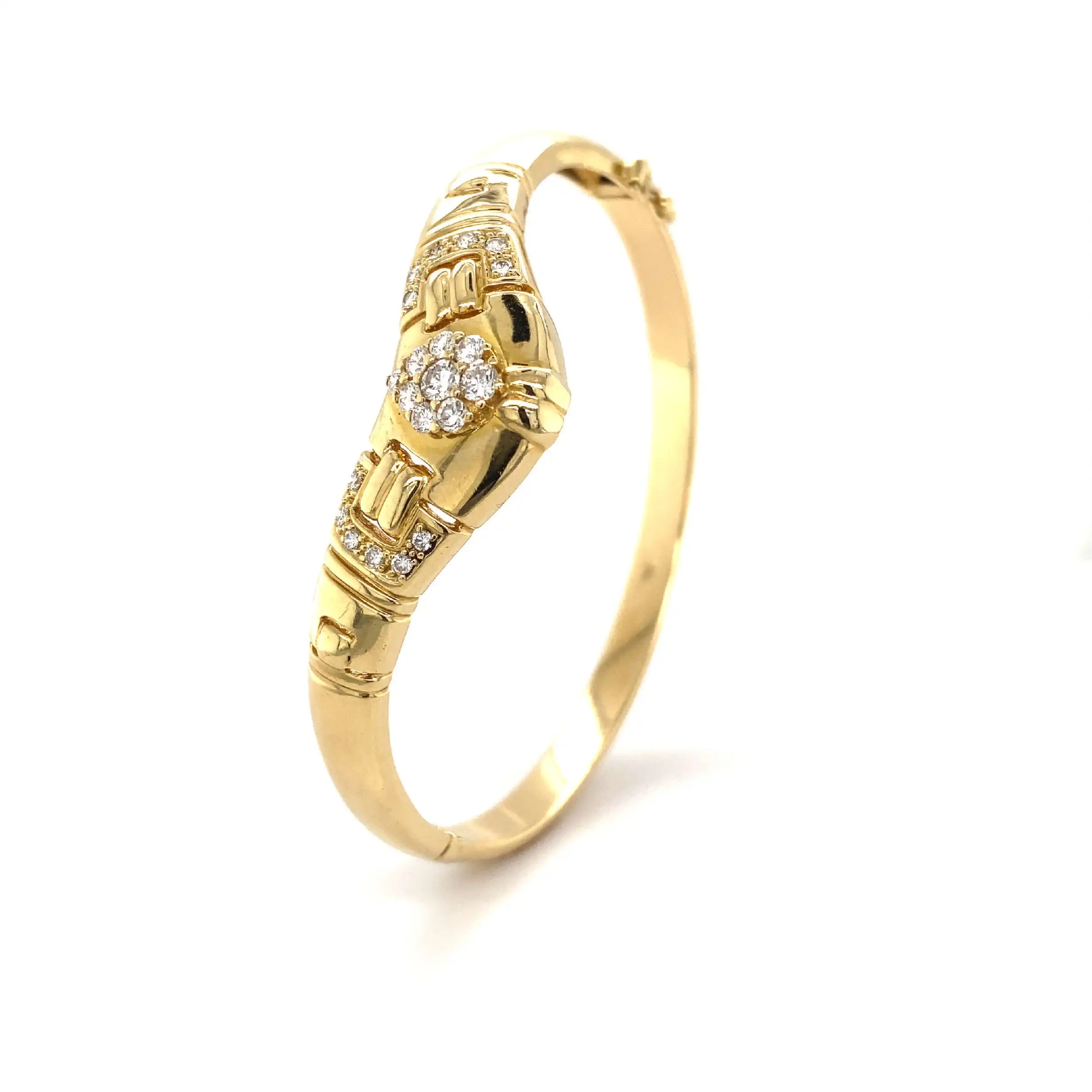 Armreif Gelbgold mit Brillanten, graviert mit 0,75ct Armreif Gelbgold mit Brillanten, graviert mit 0,75ct