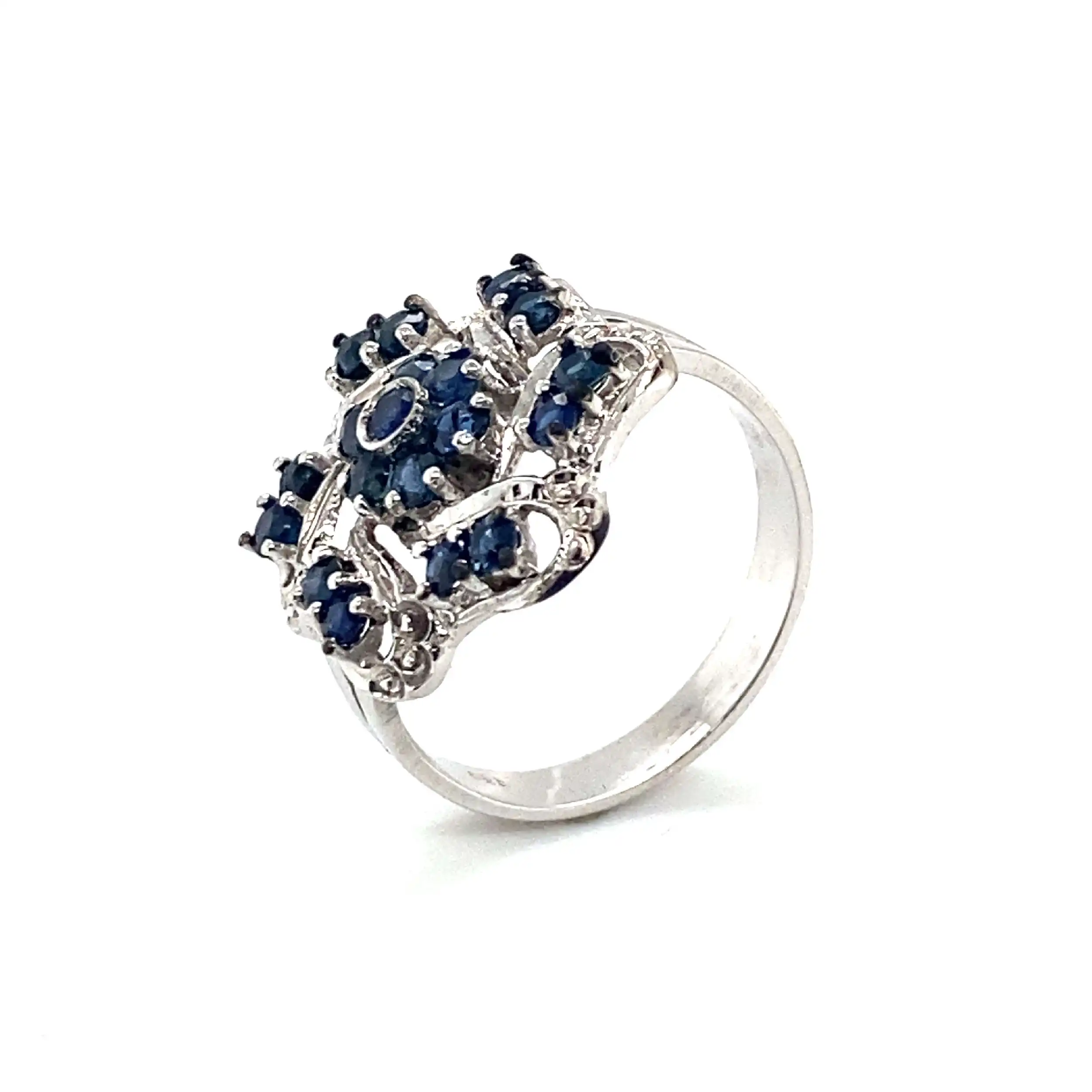Ring Weißgold mit Saphiren Ring Weißgold mit Saphiren
